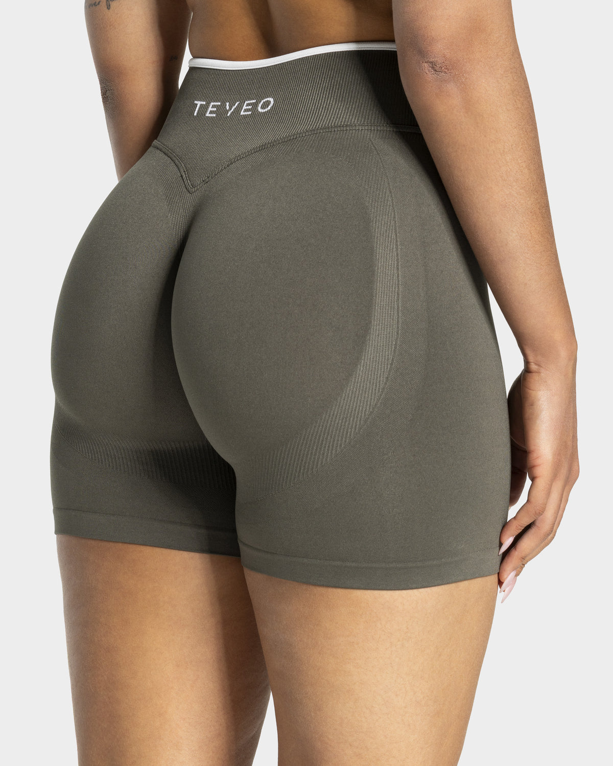 Contrastline Shorts ‘Khaki’