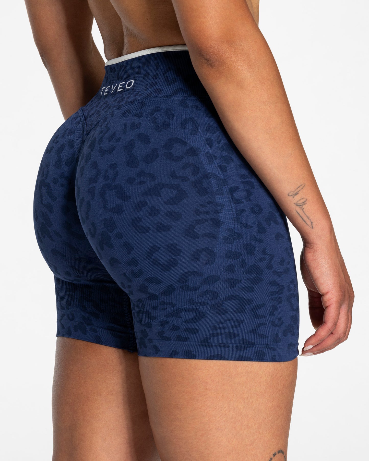 Shorts Contrastline “Stampa leopardo Blu Scuro"