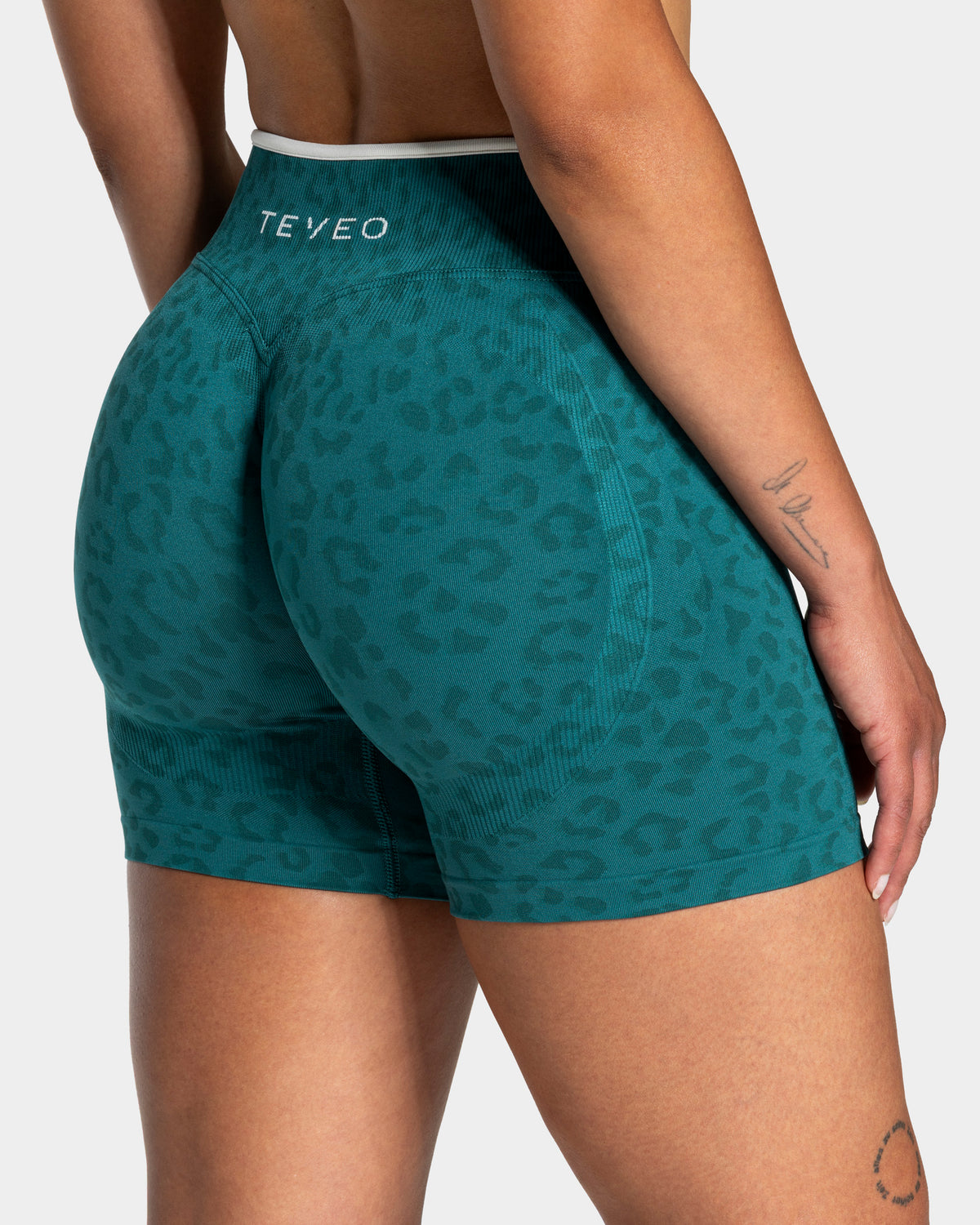 Contrastline Shorts ‘Petrol Leopard’