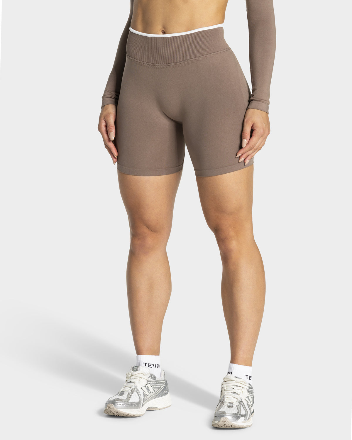 Contrastline Shorts ‘Mocha’