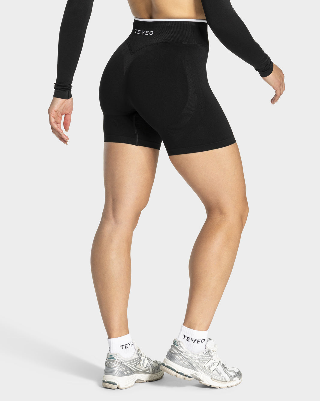 Contrastline Shorts ‘Black’