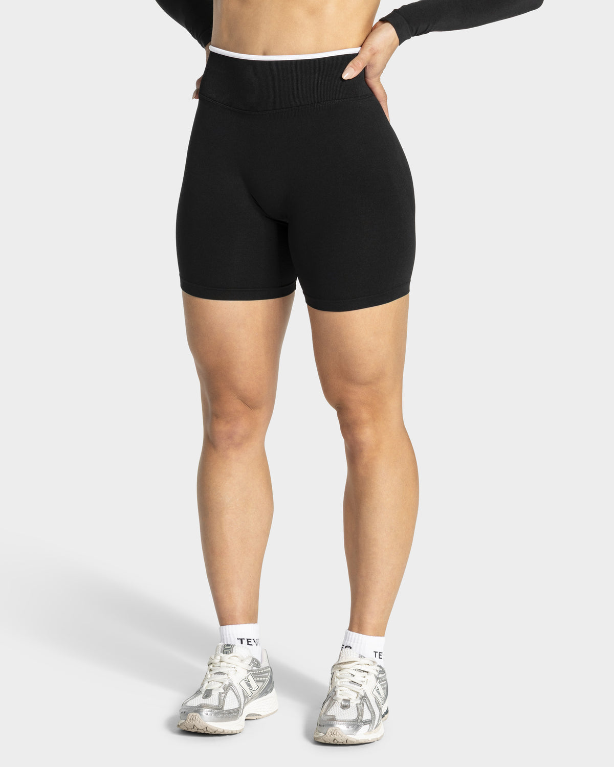 Contrastline Shorts ‘Black’