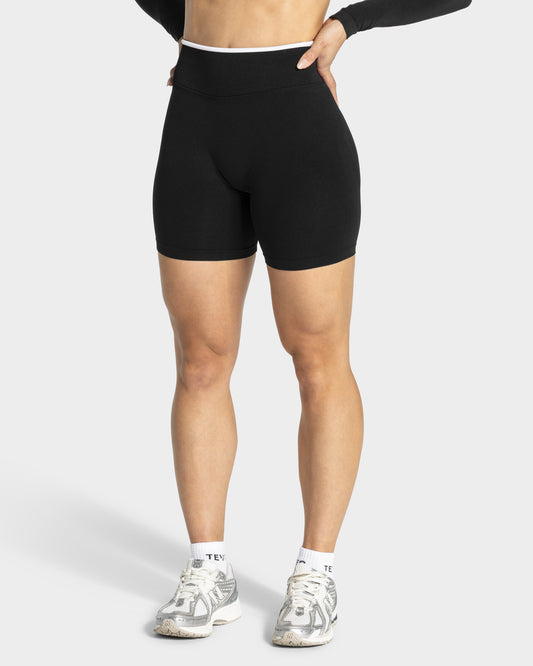 Contrastline Shorts ‘Black’