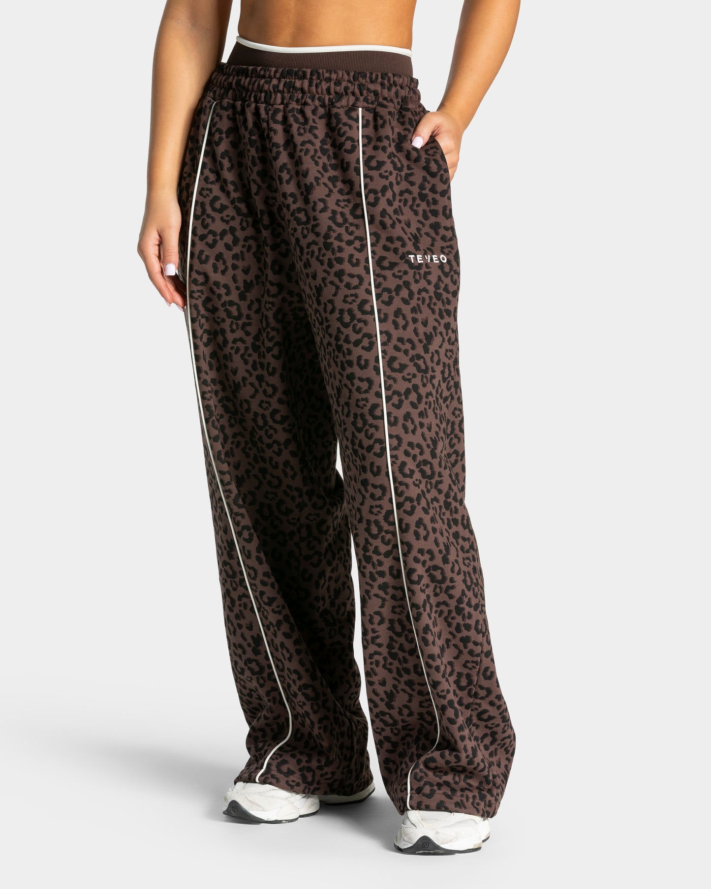 Pantalones jogger Contrastline Wide Leg «leopardo espresso»