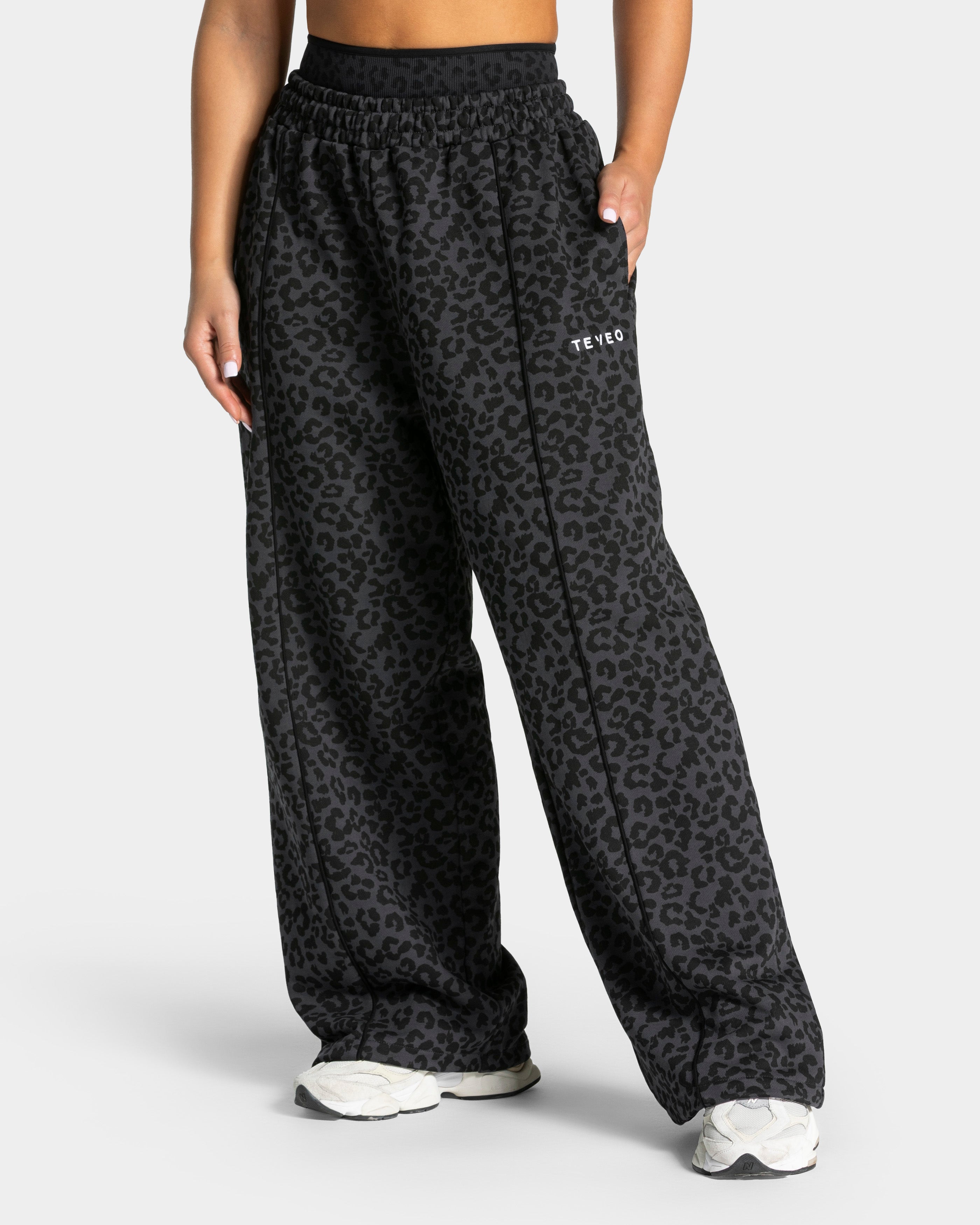 Pantalon de jogging Wide Leg Contrastline « léopard noir »