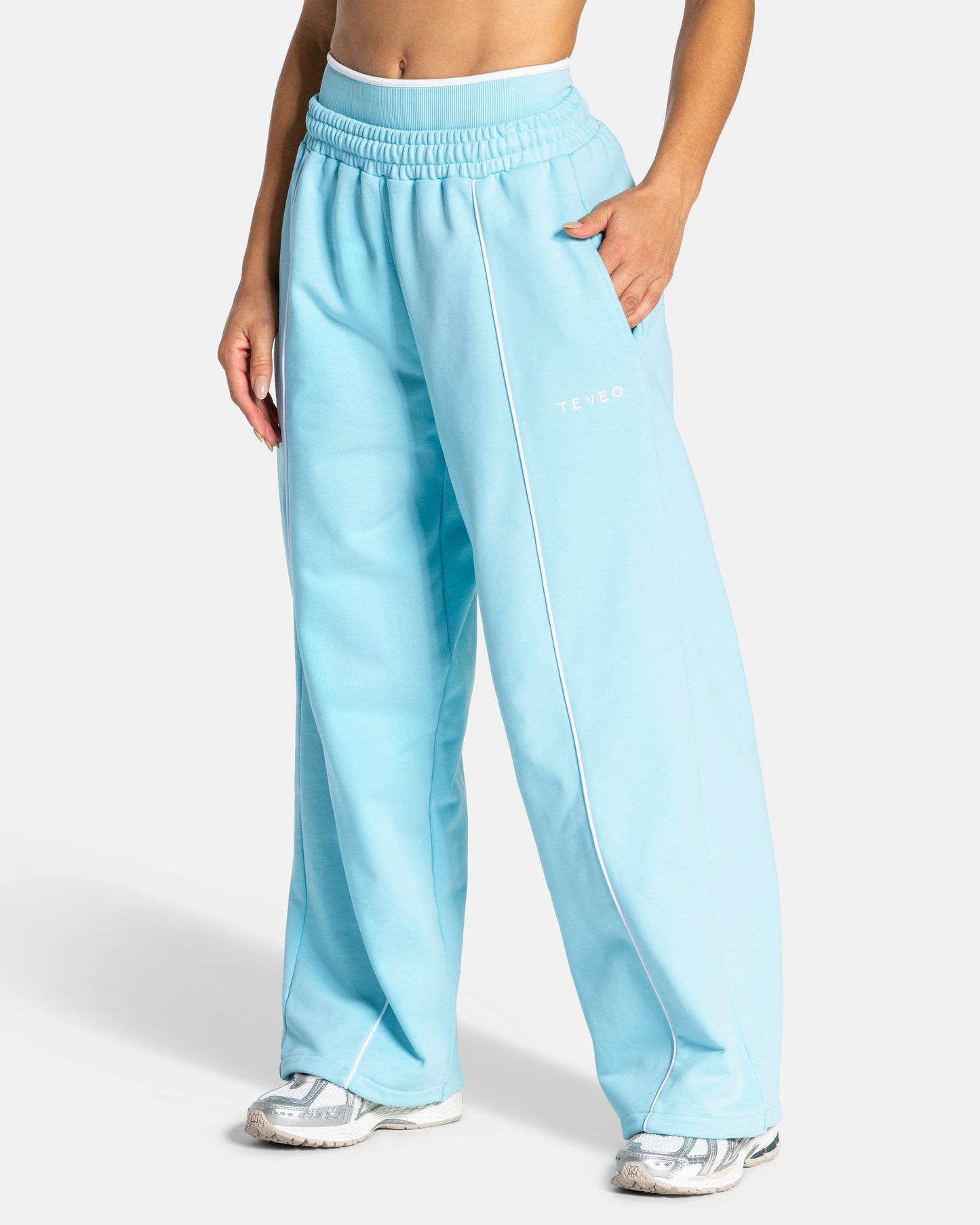Contrastline Wide Leg Joggers ‘Arctic Blue’
