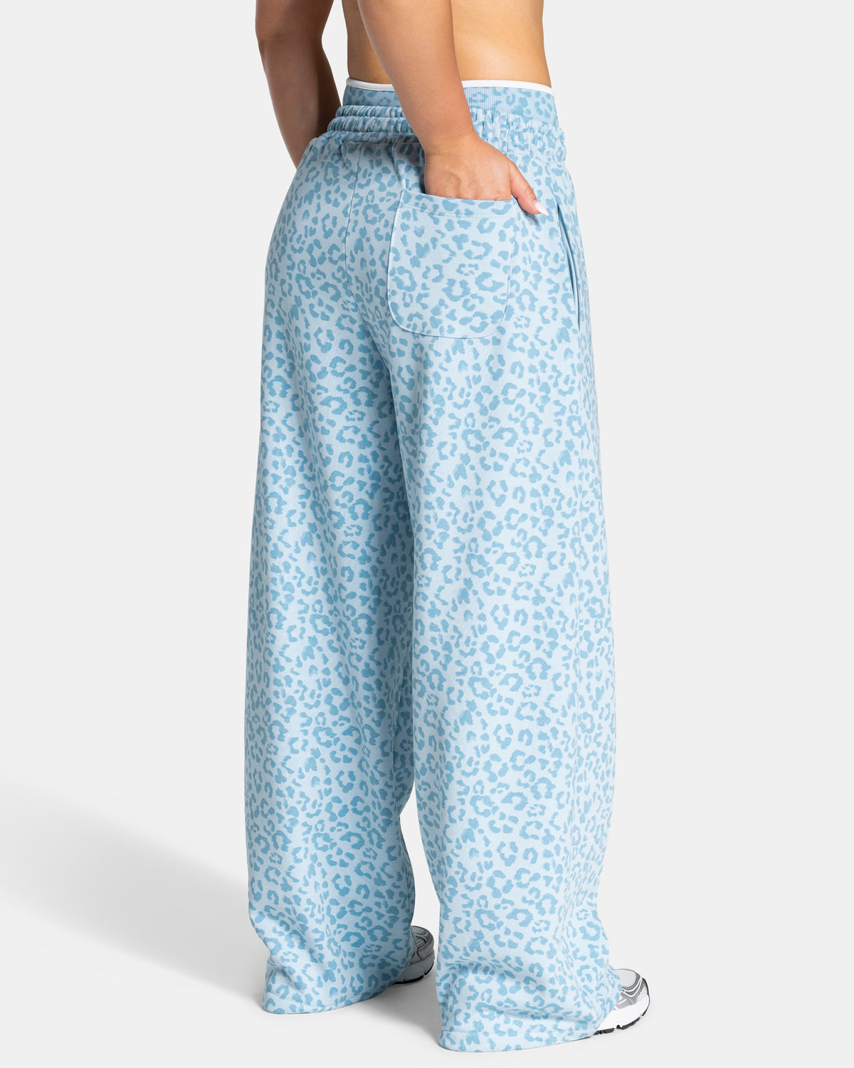 Contrastline Wide Leg Joggers ‘Baby Blue Leopard’