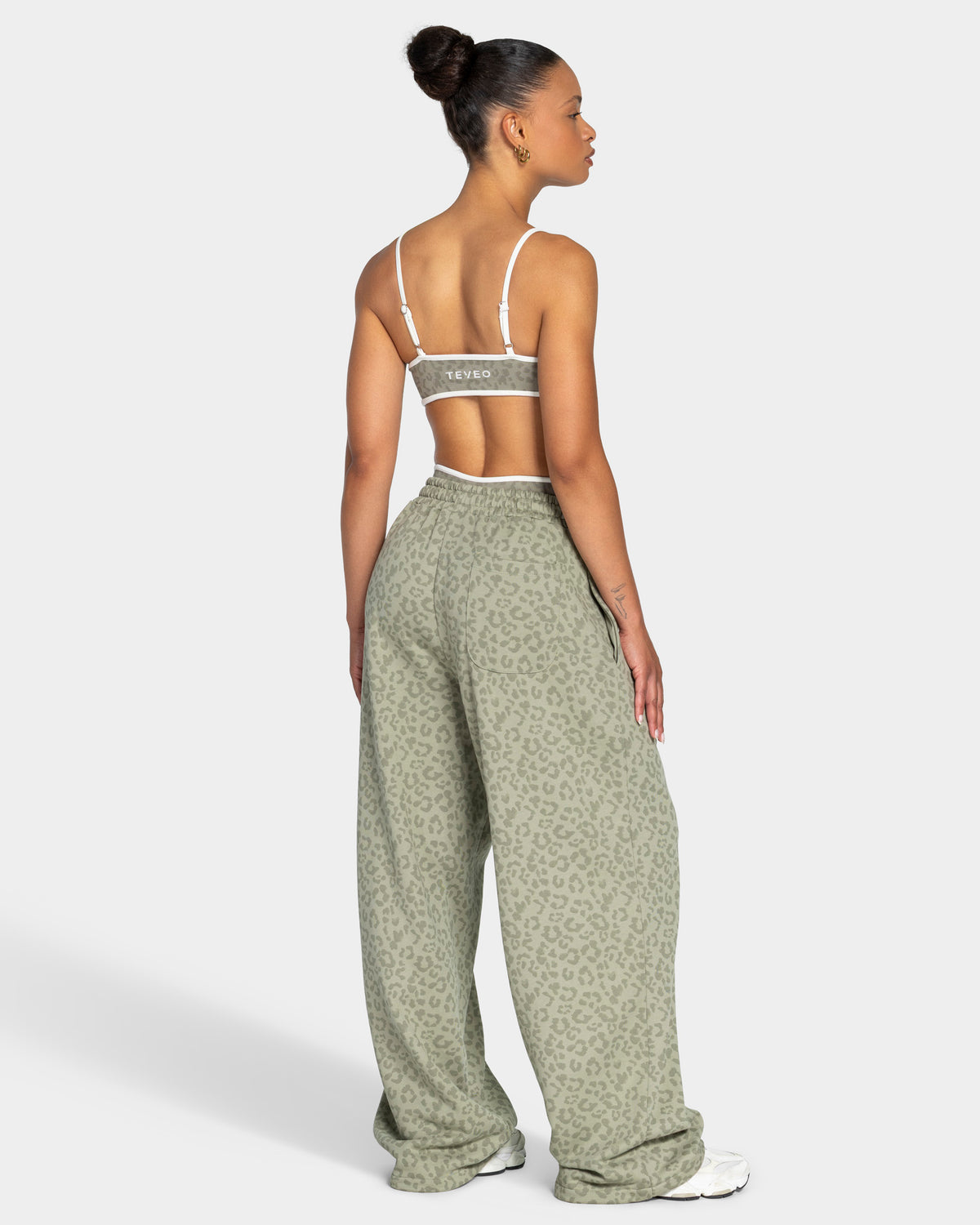 Contrastline Wide Leg Joggers ‘Khaki Leopard’