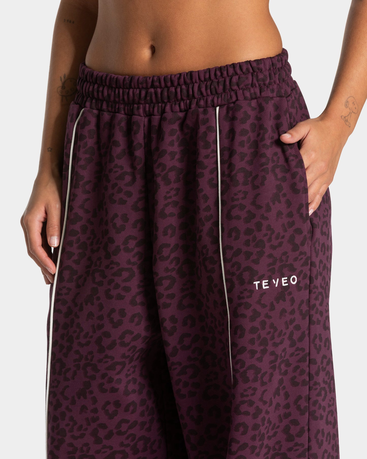 Contrastline Wide Leg Joggers ‘Merlot Leopard Print’