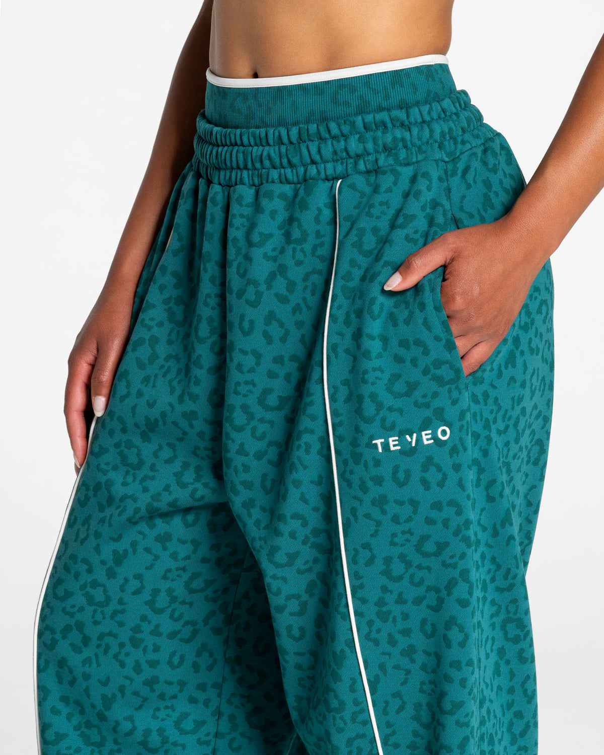 Contrastline Wide Leg Joggers ‘Petrol Leopard’