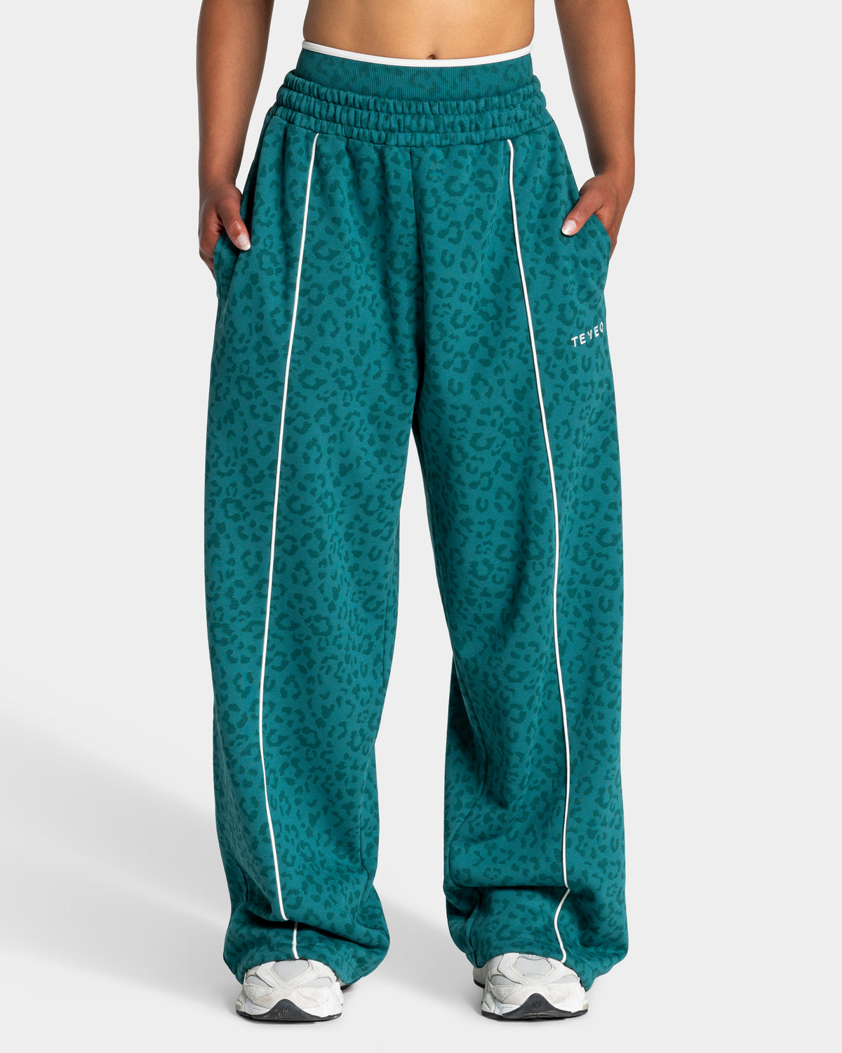 Contrastline Wide Leg Joggers ‘Petrol Leopard’
