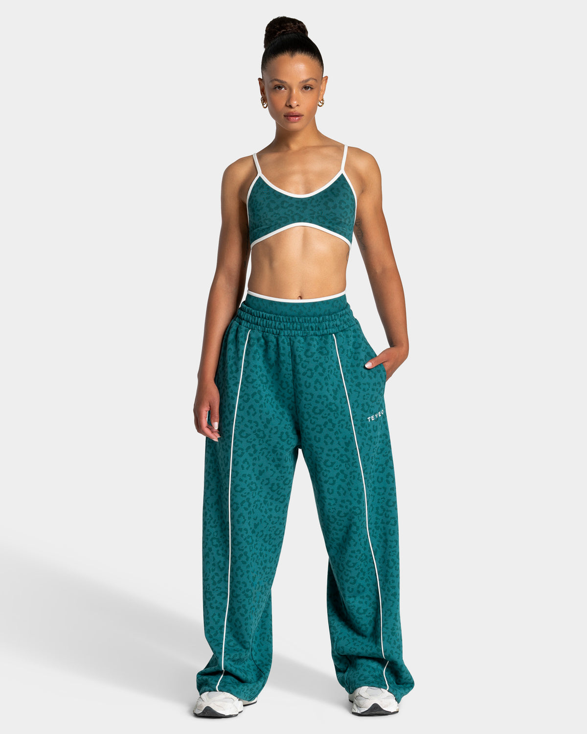 Contrastline Wide Leg Joggers ‘Petrol Leopard’