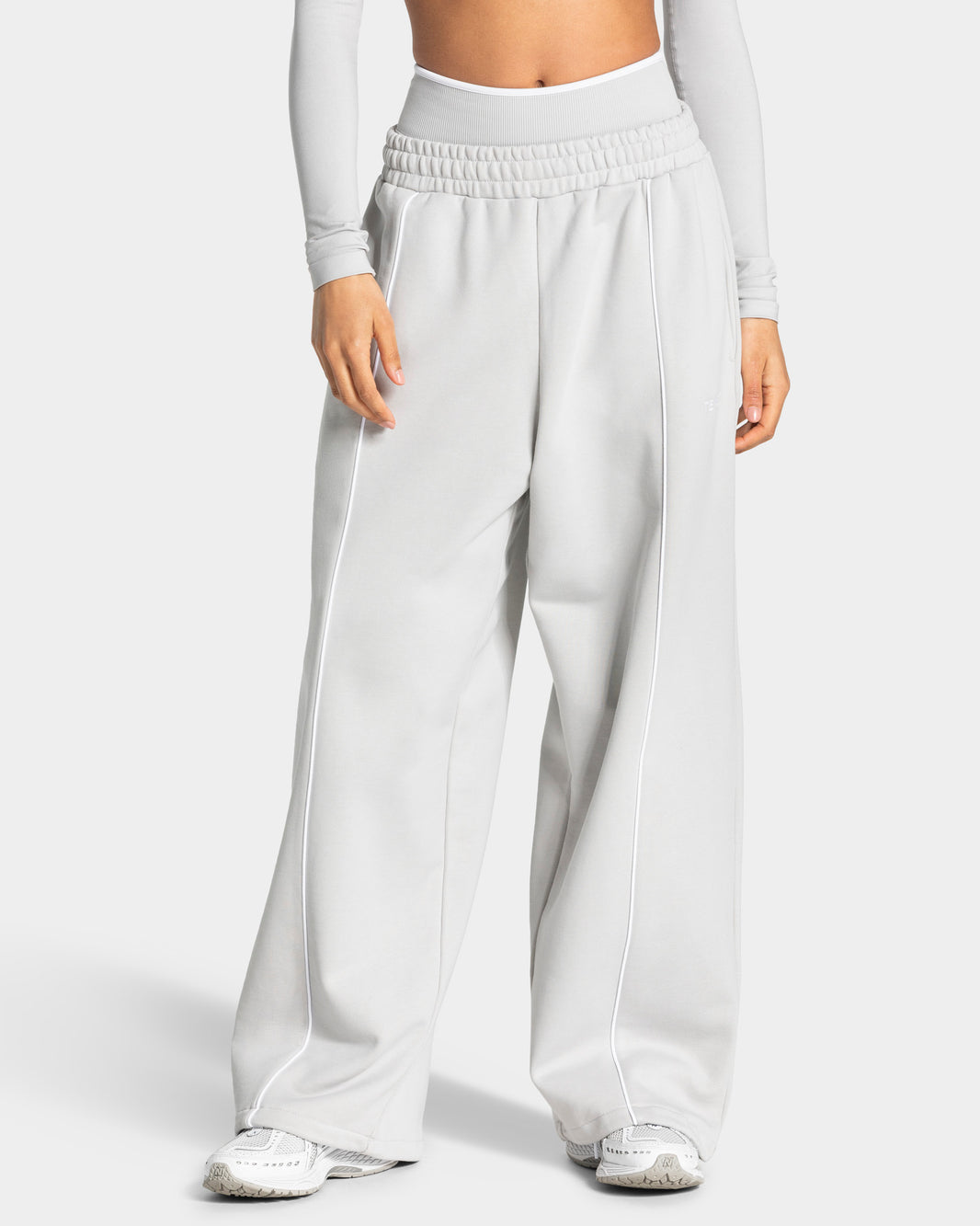 Contrastline Wide Leg Joggers ‘Moon’