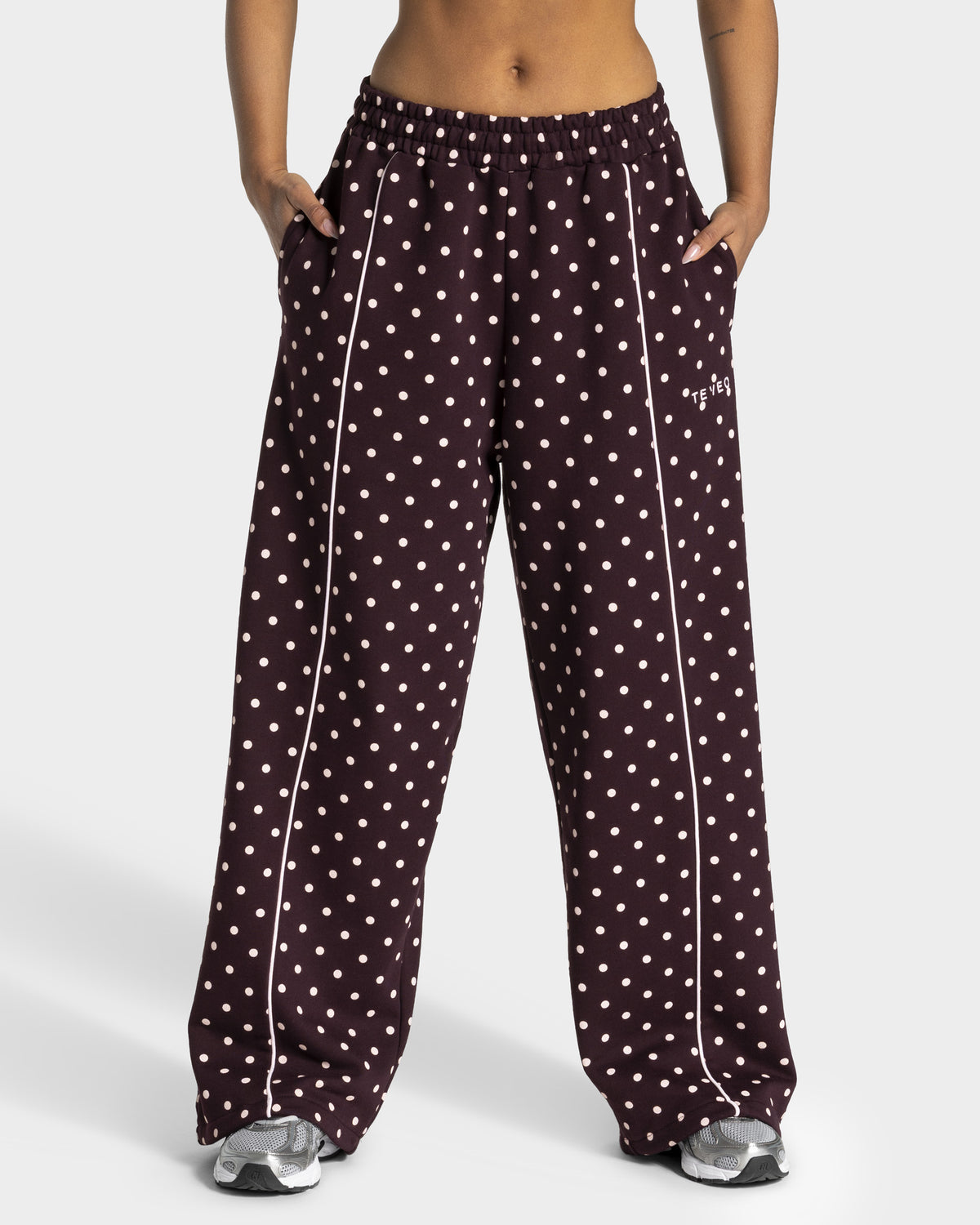 Contrastline Wide Leg Joggers ‘Merlot Polka Dot’