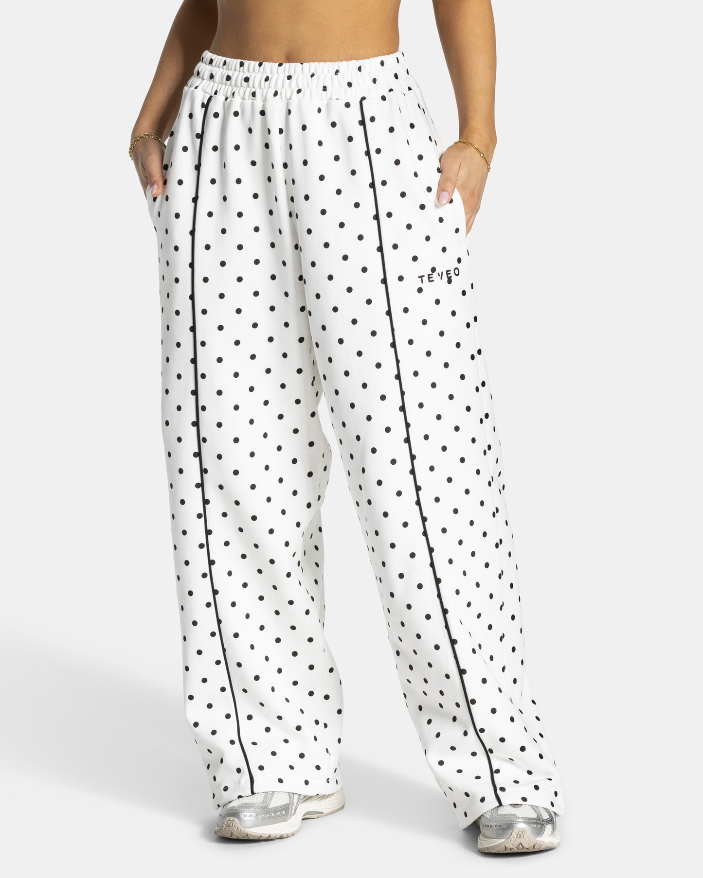 Contrastline Wide Leg Joggers ‘White Polka Dot’
