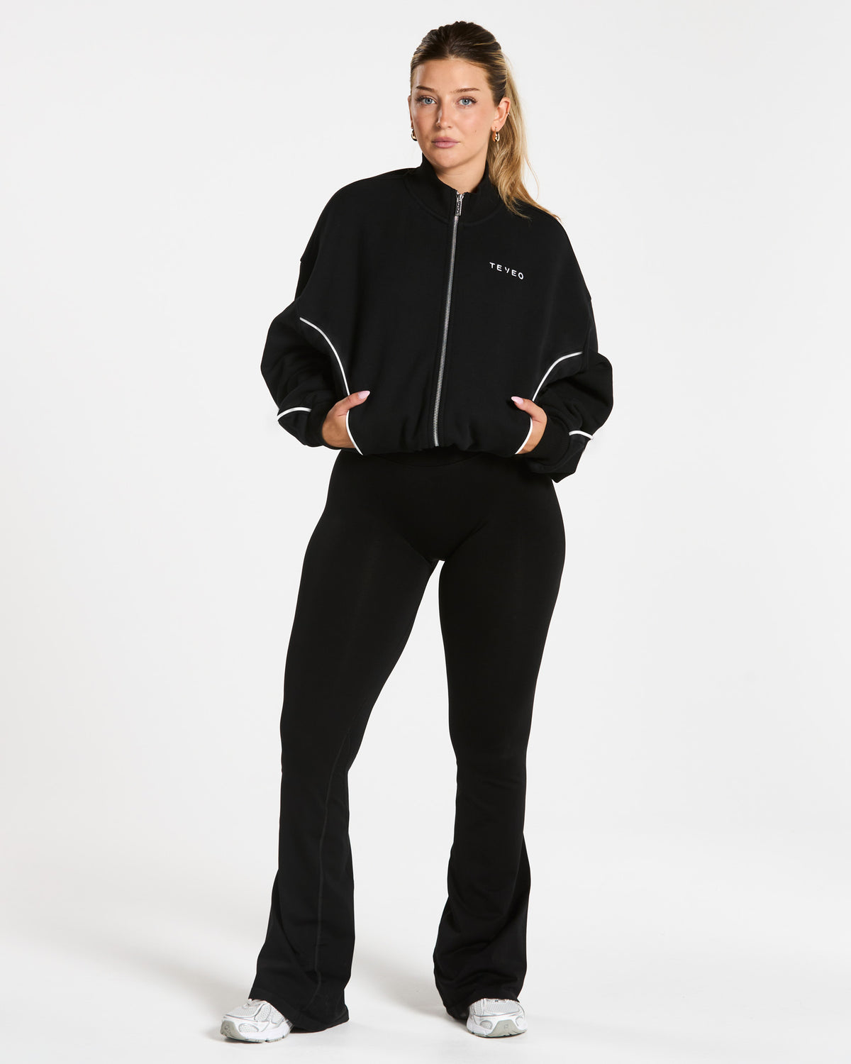 Contrastline Zip Sweater "Schwarz"