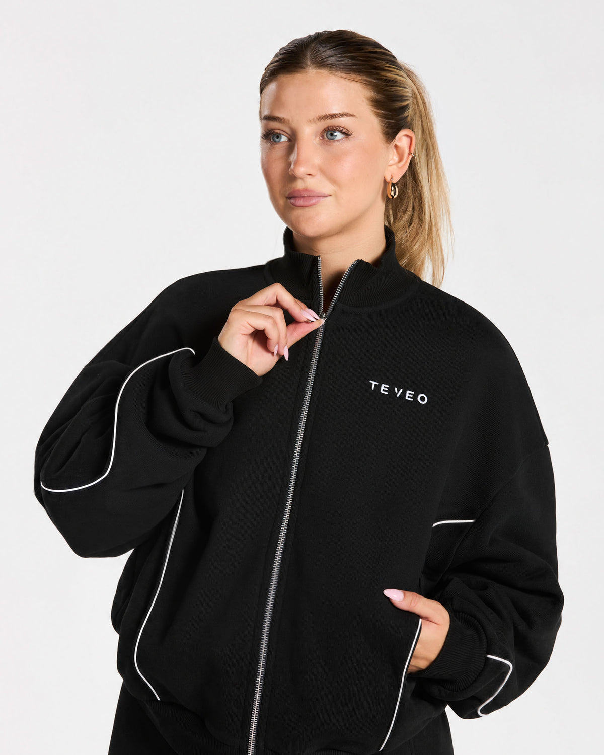 Contrastline Zip Sweater "Schwarz"