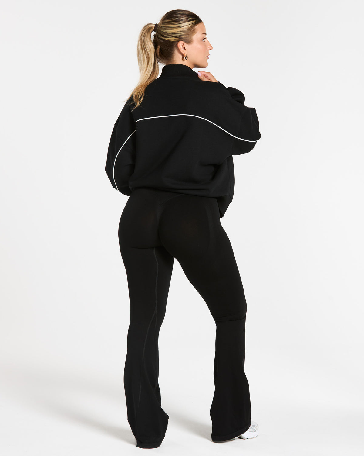 Contrastline Zip Sweater "Schwarz"