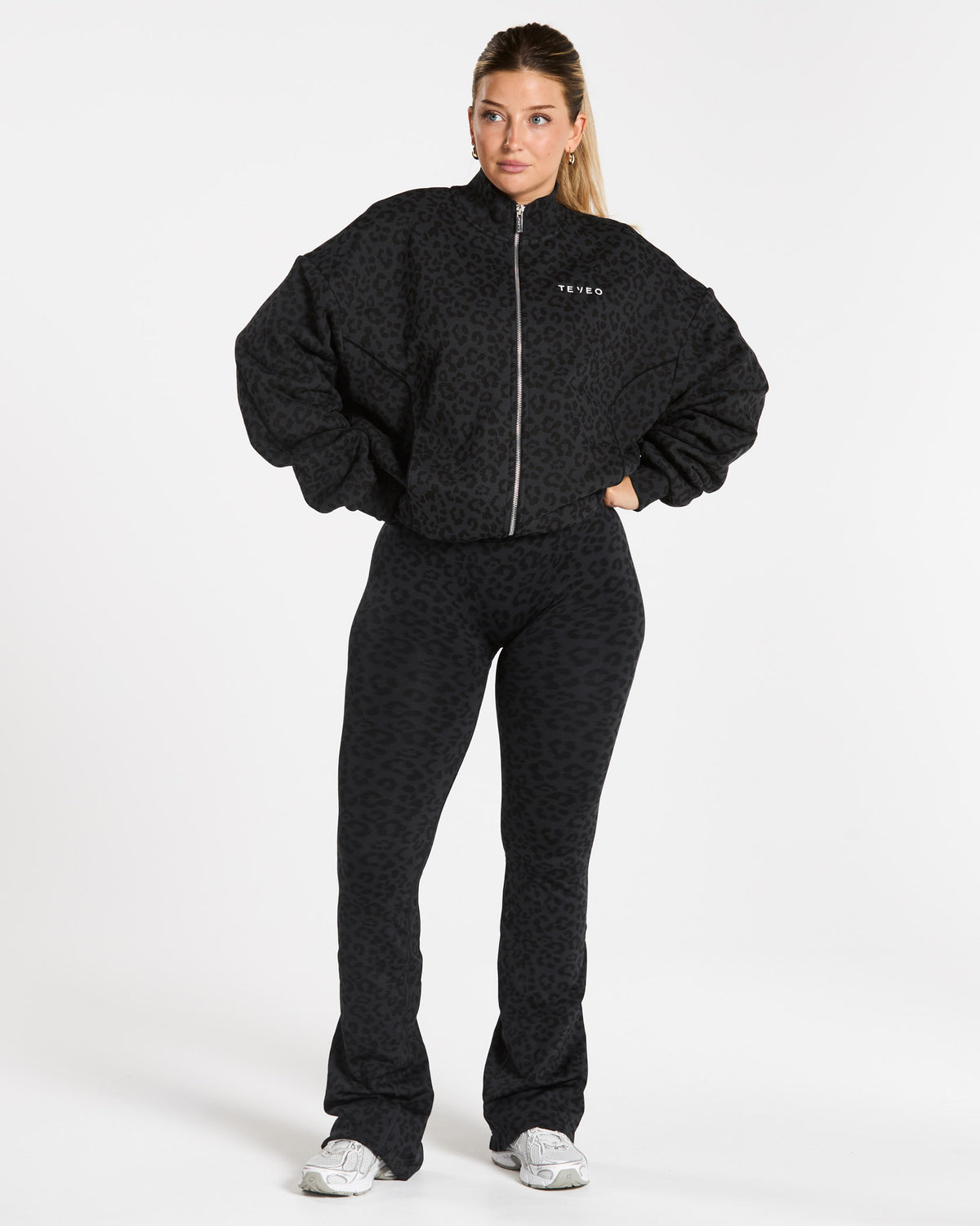 Contrastline Zip Sweater ‘Black Leopard’