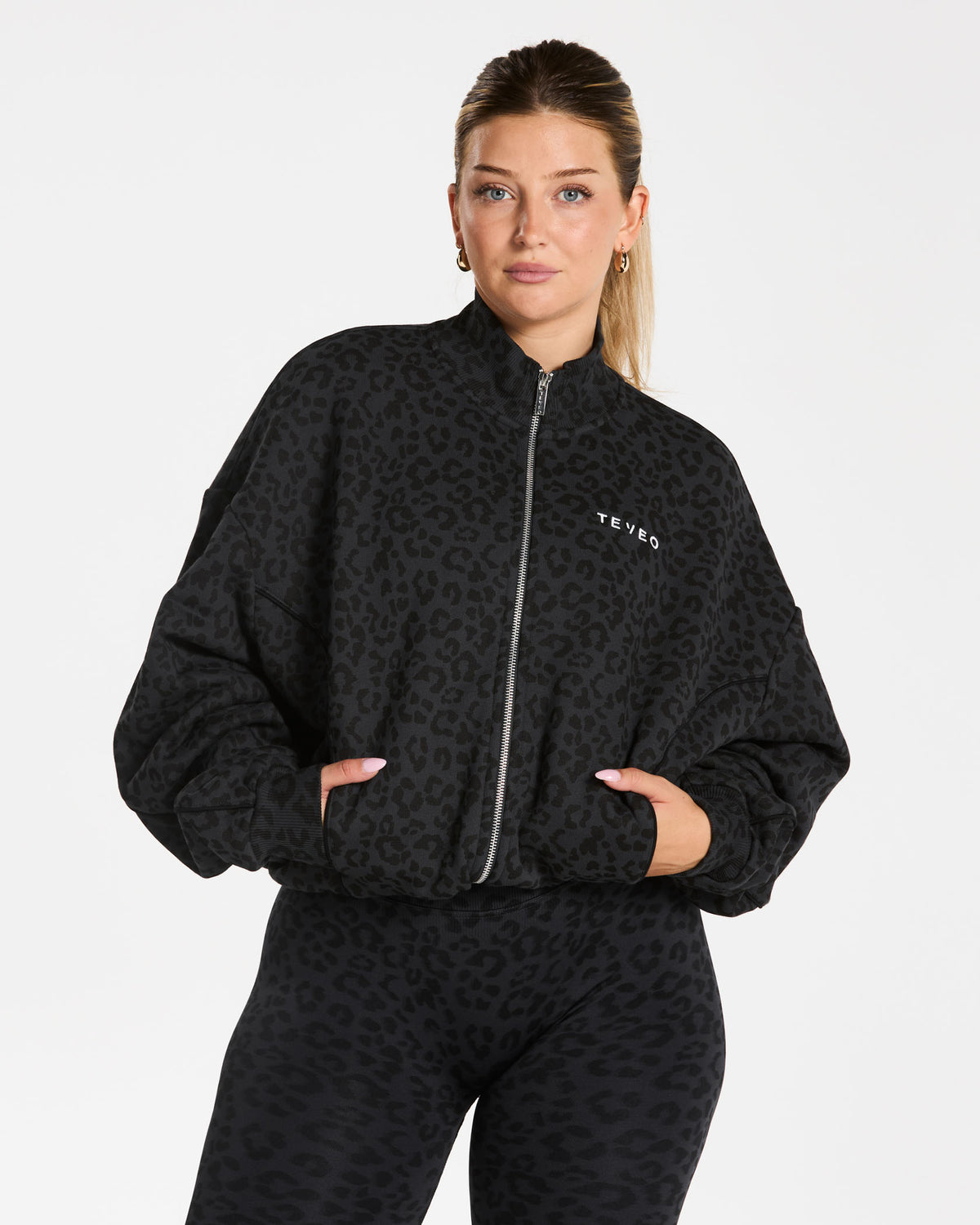 Contrastline Zip Sweater ‘Black Leopard’