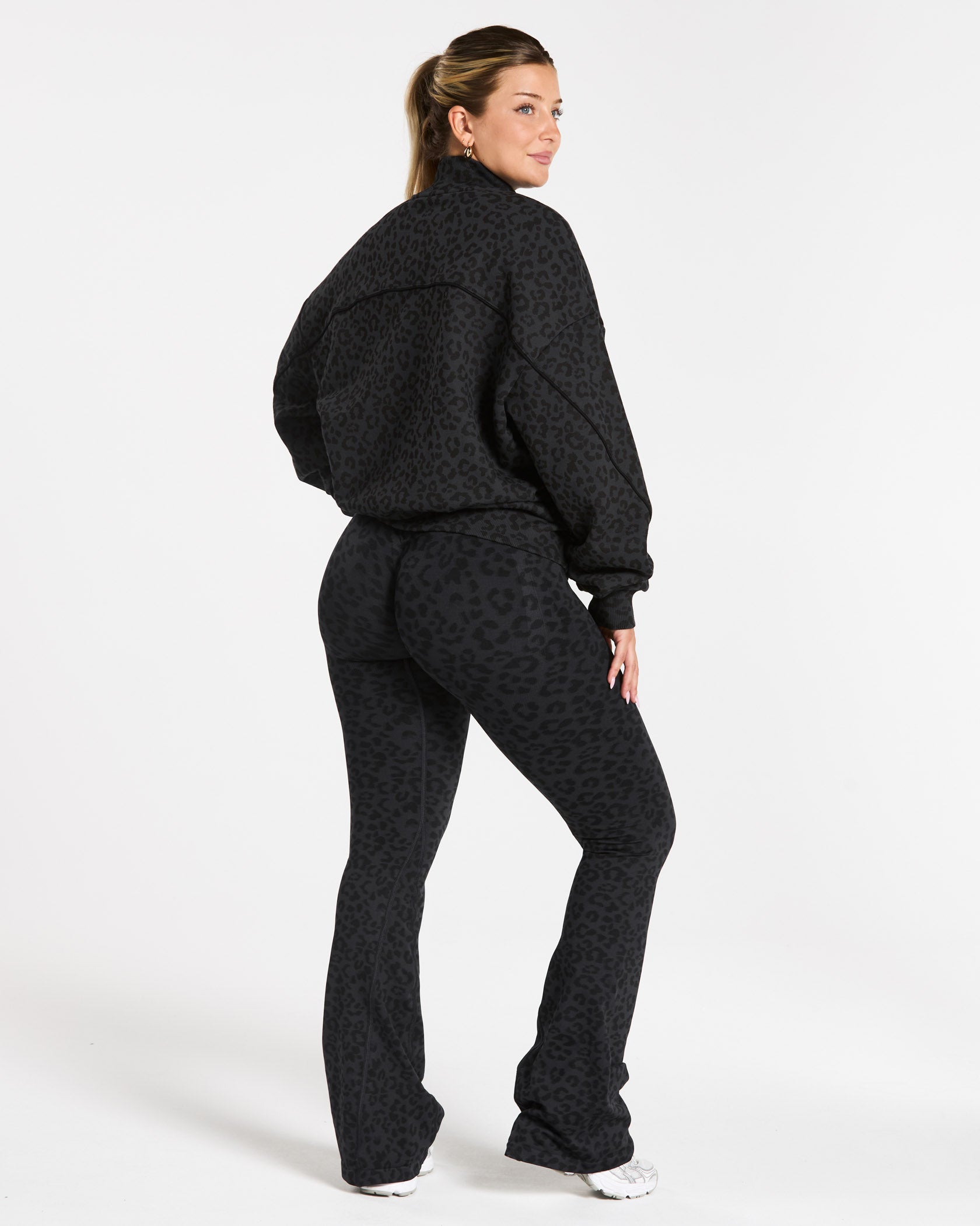 Contrastline Zip Sweater 'Black Leopard'