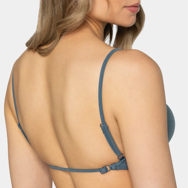 FEM_W_Backless_BH2_Rücken