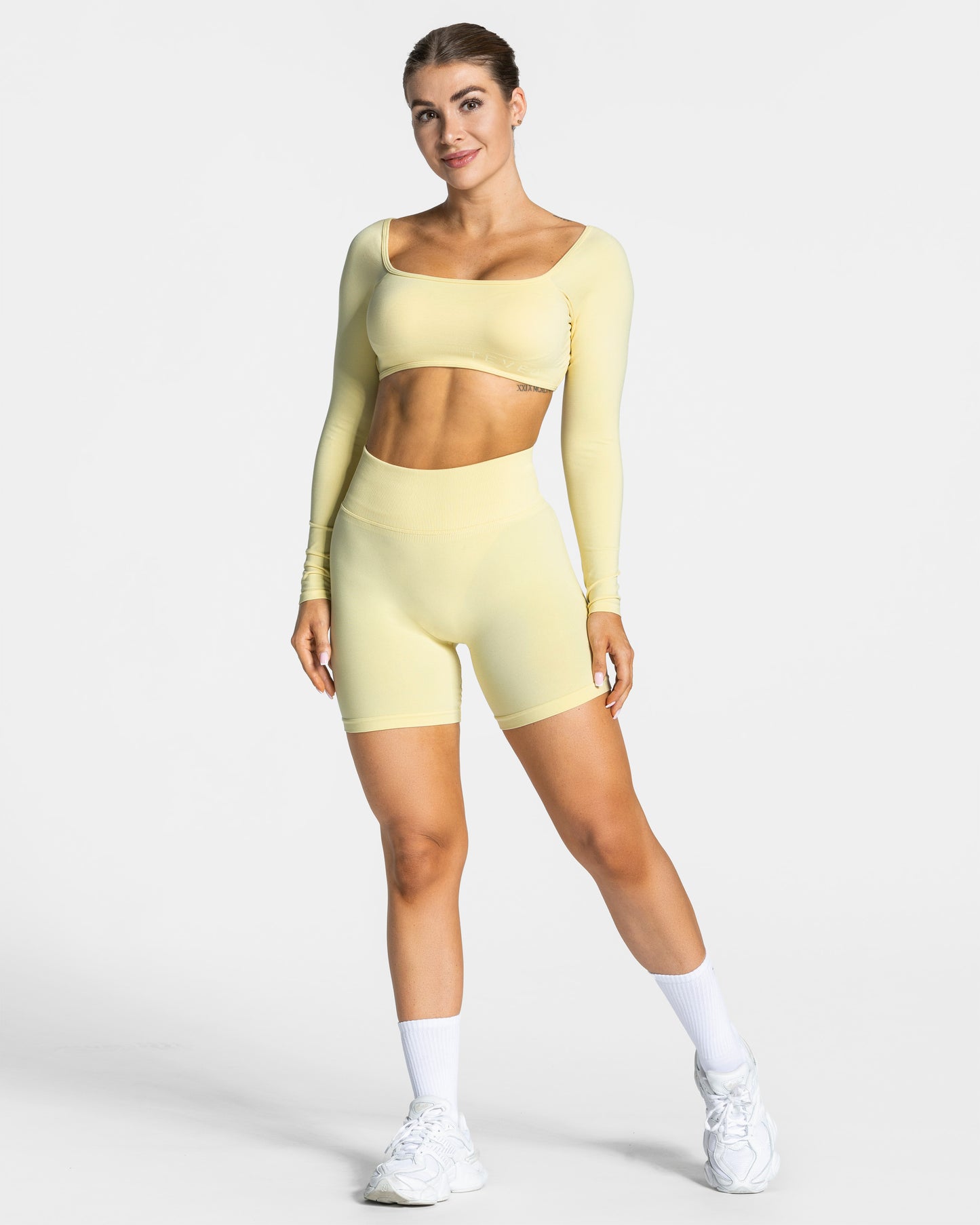 Femme Backless Longsleeve ‘Yellow’