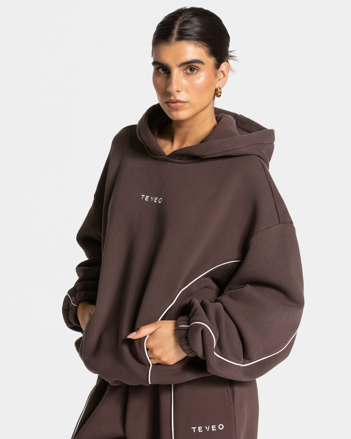 Contrastline Hooded Sweater ‘Espresso’