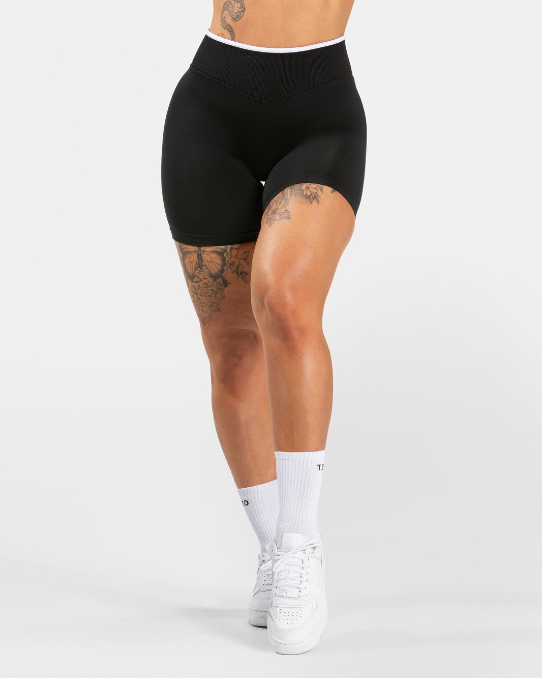 Contrastline Sculpt Scrunch Shorts ‘Black’