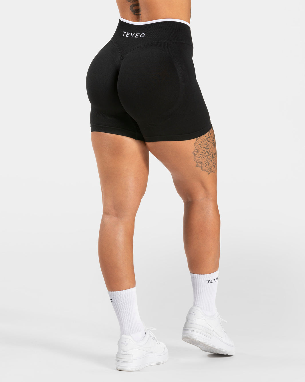 Contrastline Sculpt Scrunch Shorts ‘Black’
