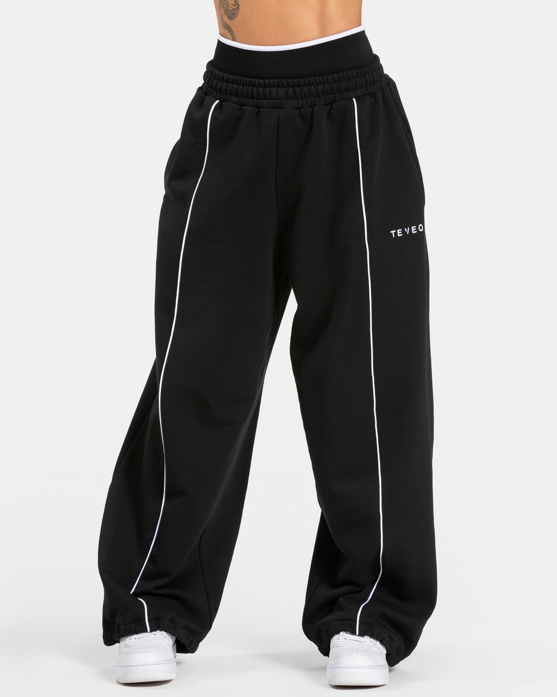 Contrastline Wide Leg Joggers 'Black'