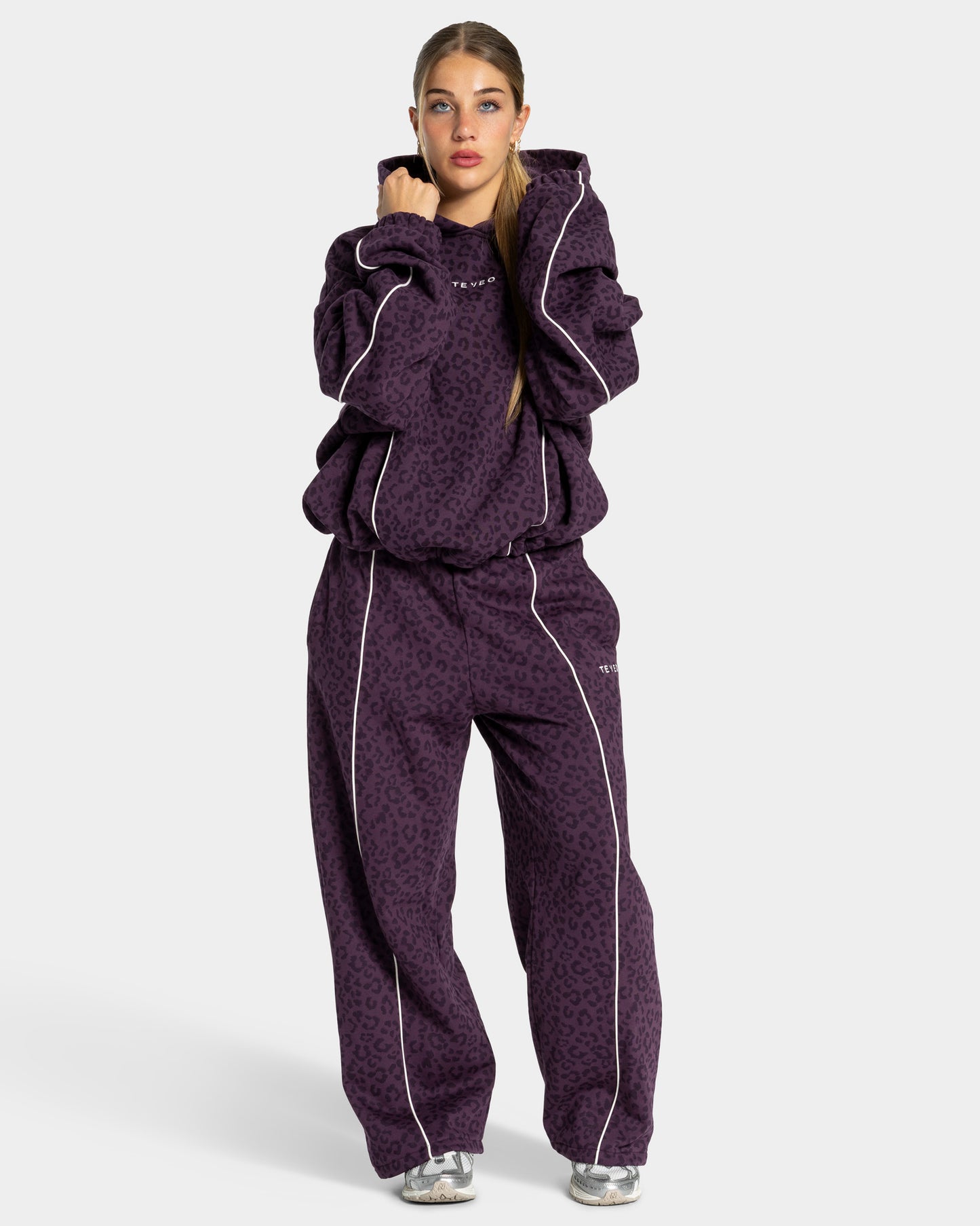 Felpa con cappuccio Contrastline “Stampa leopardata Blackberry"