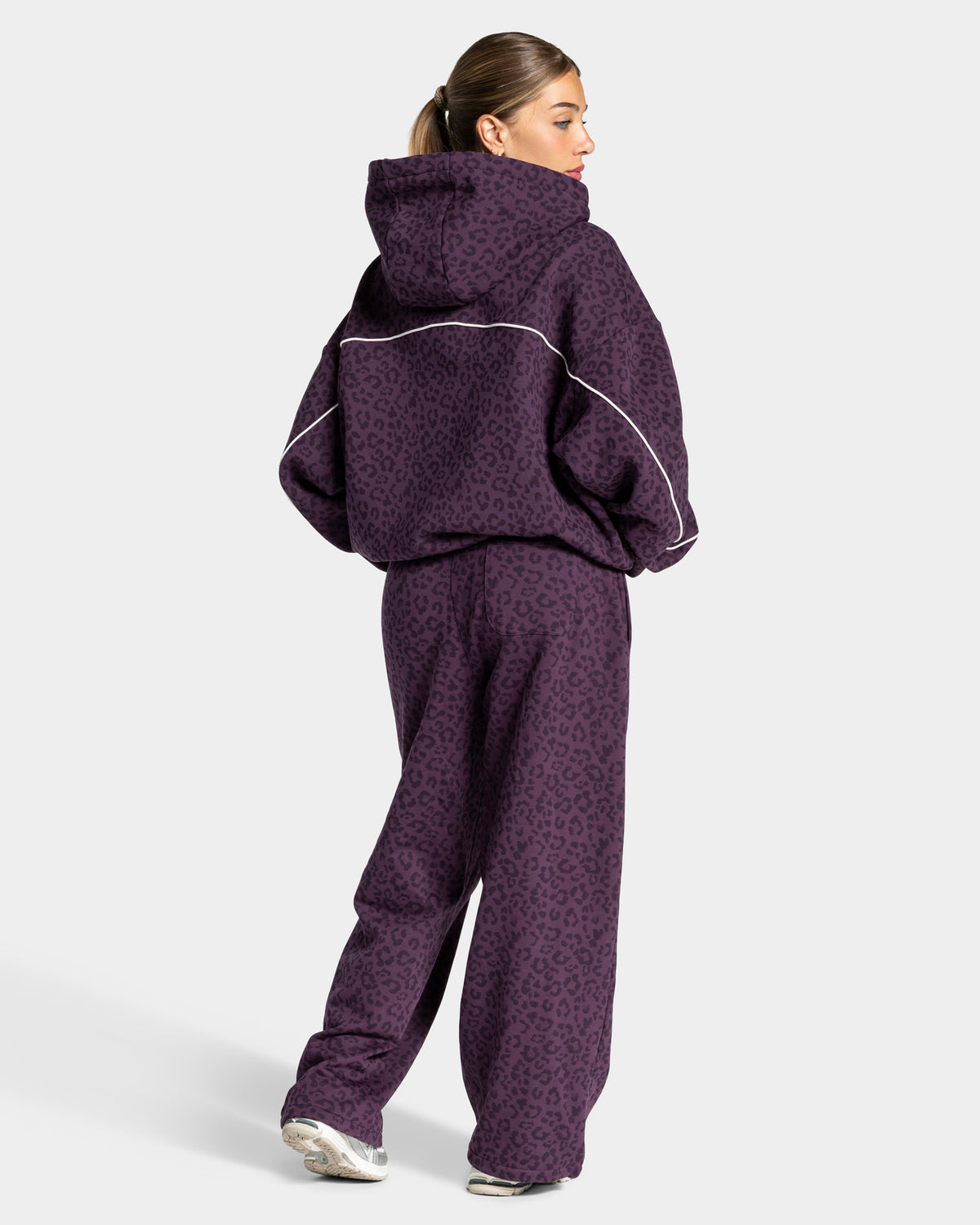 Contrastline Hooded Sweater ‘Blackberry Leopard Print’