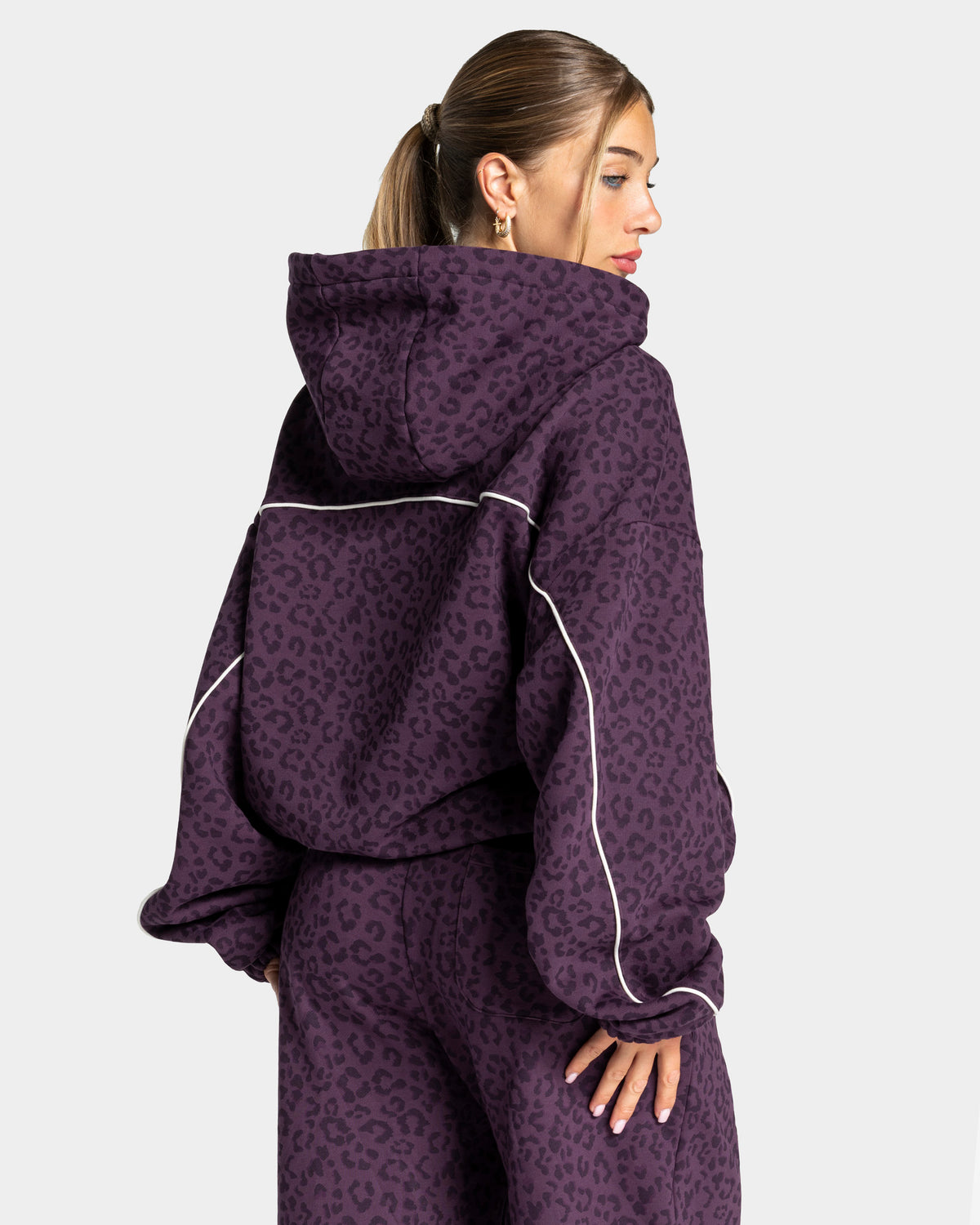 Contrastline Hooded Sweater ‘Blackberry Leopard Print’