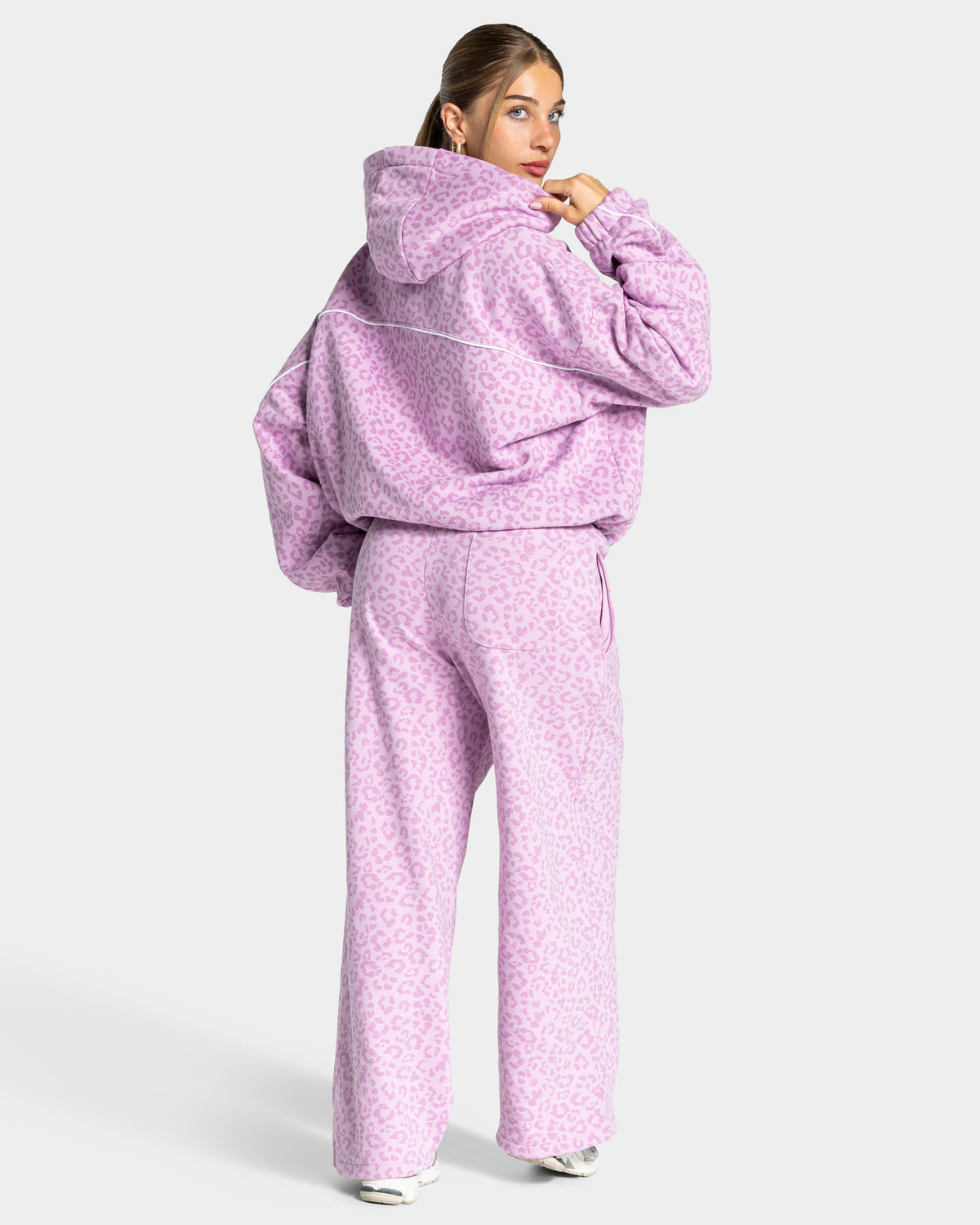 Contrastline Hooded Sweater "Leo Orchid"