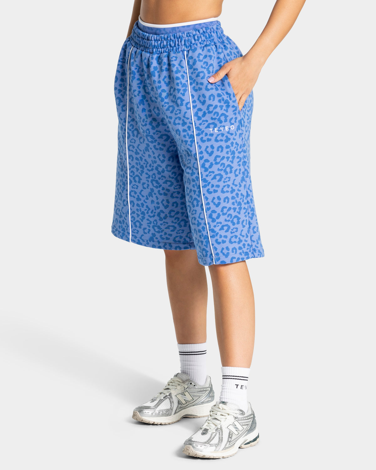 Contrastline Oversized Jorts ‘Azure Leopard Print’
