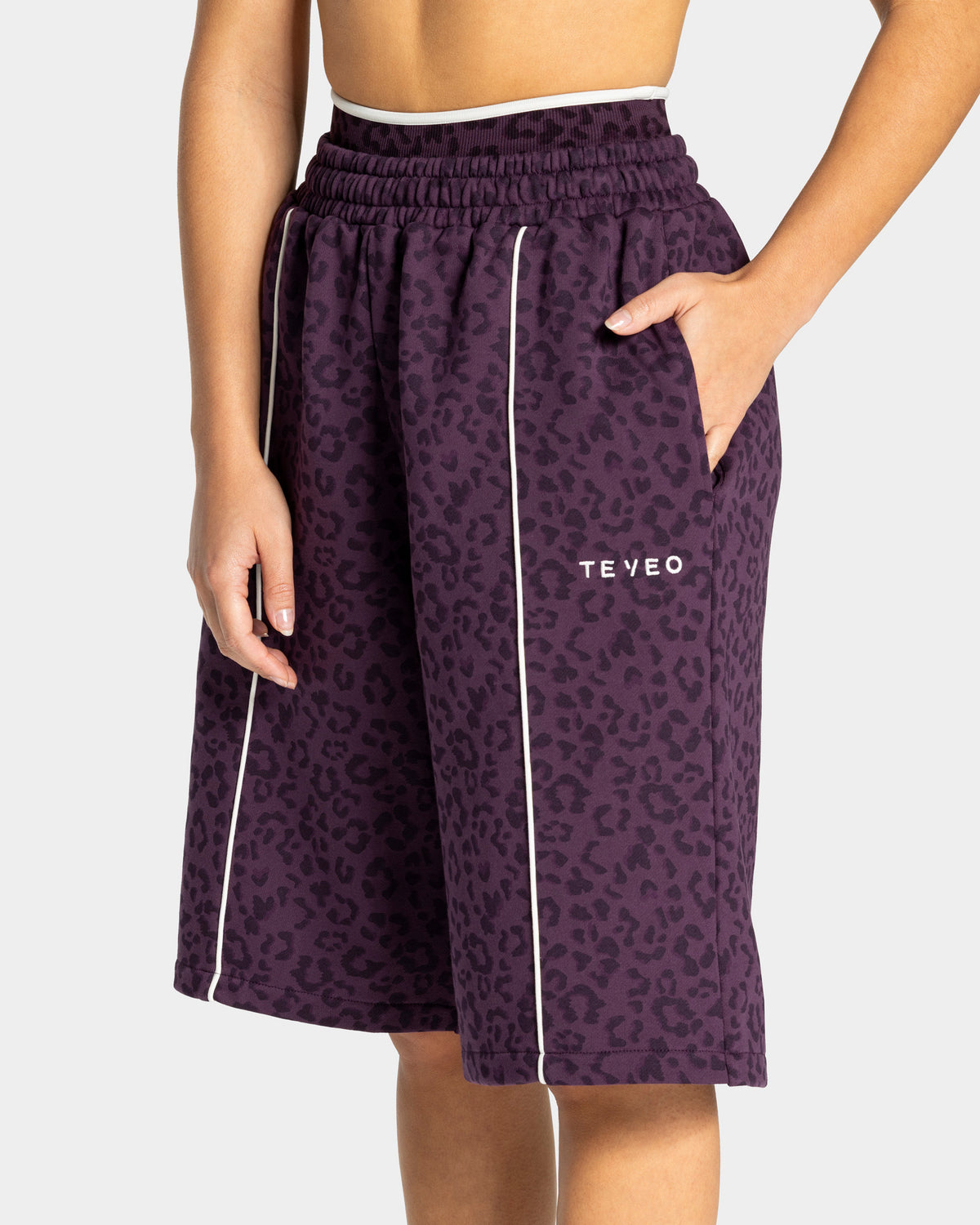 Contrastline Oversized Jorts ‘Blackberry Leopard Print’