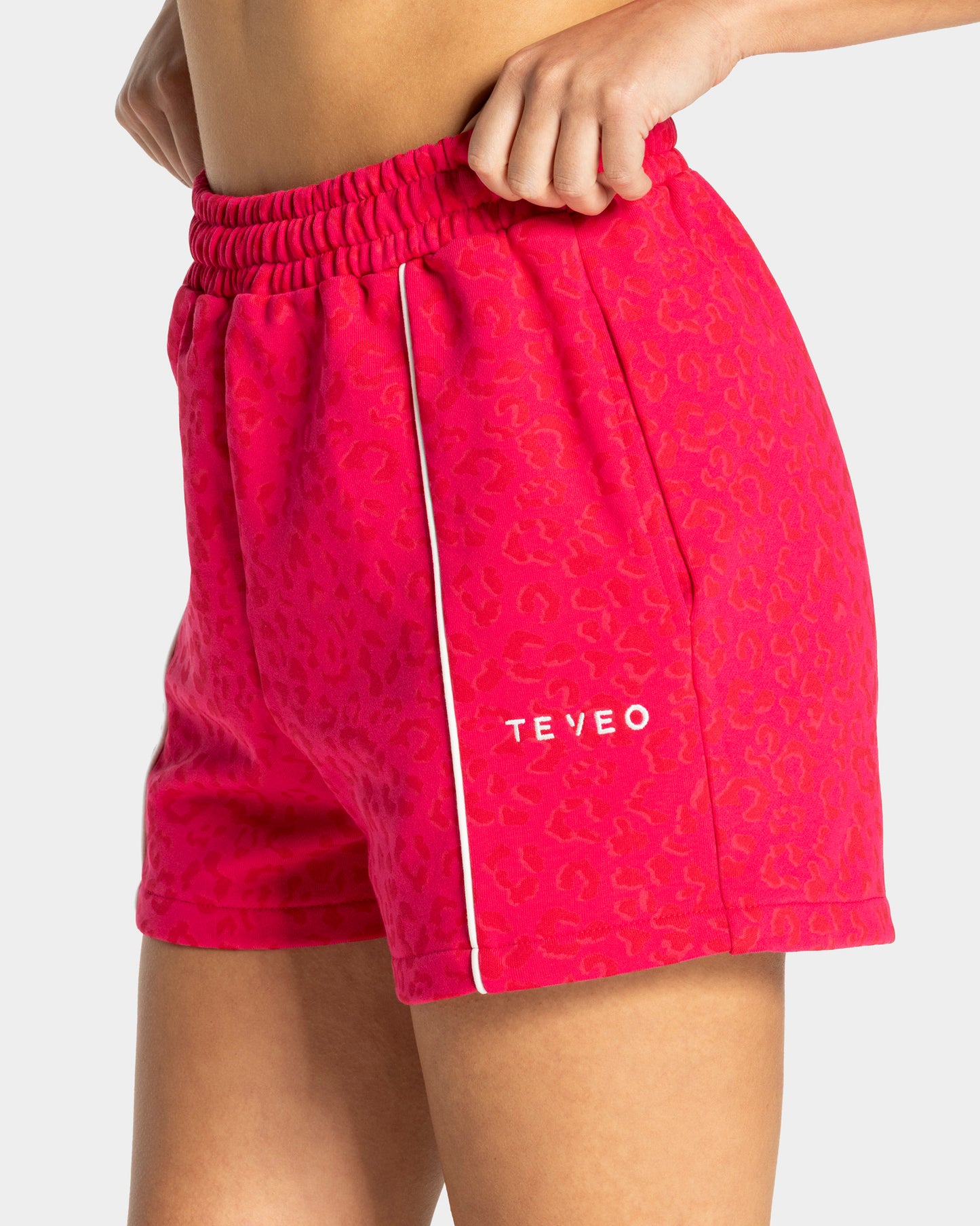 Contrastline Oversized Shorts ‘Berry Leopard Print’