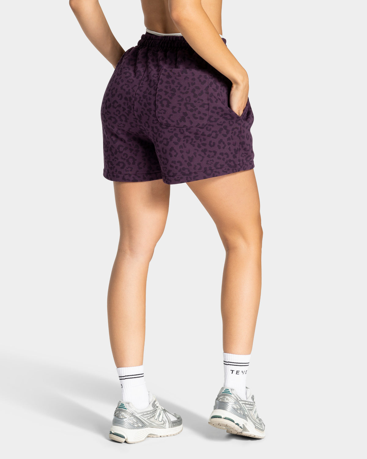 Contrastline Oversized Shorts ‘Blackberry Leopard Print’