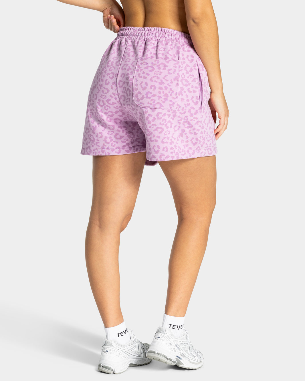 Shorts oversize Contrastline “Stampa leopardata Orchid"