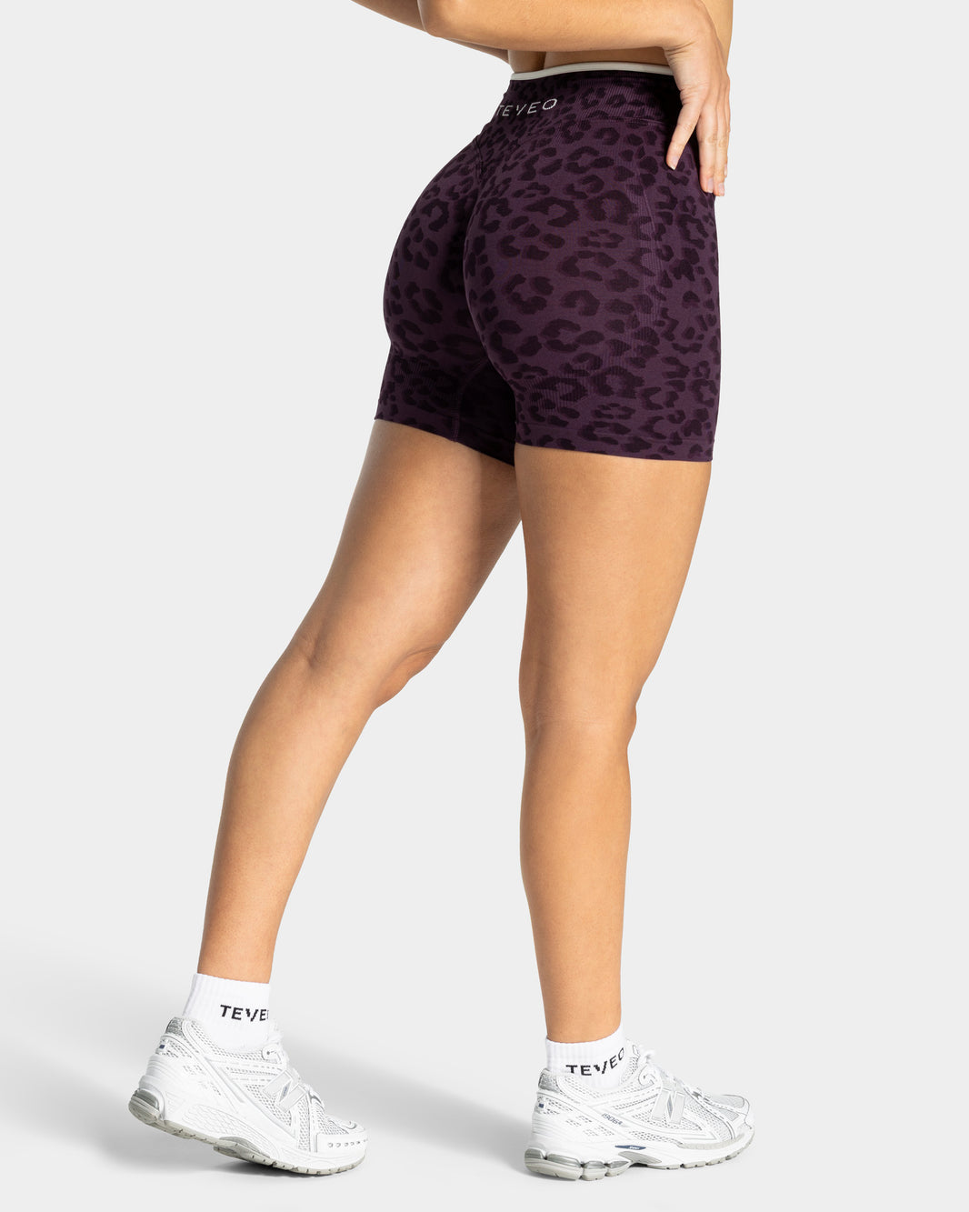 Contrastline Sculpt Scrunch Shorts ‘Blackberry Leopard Print’