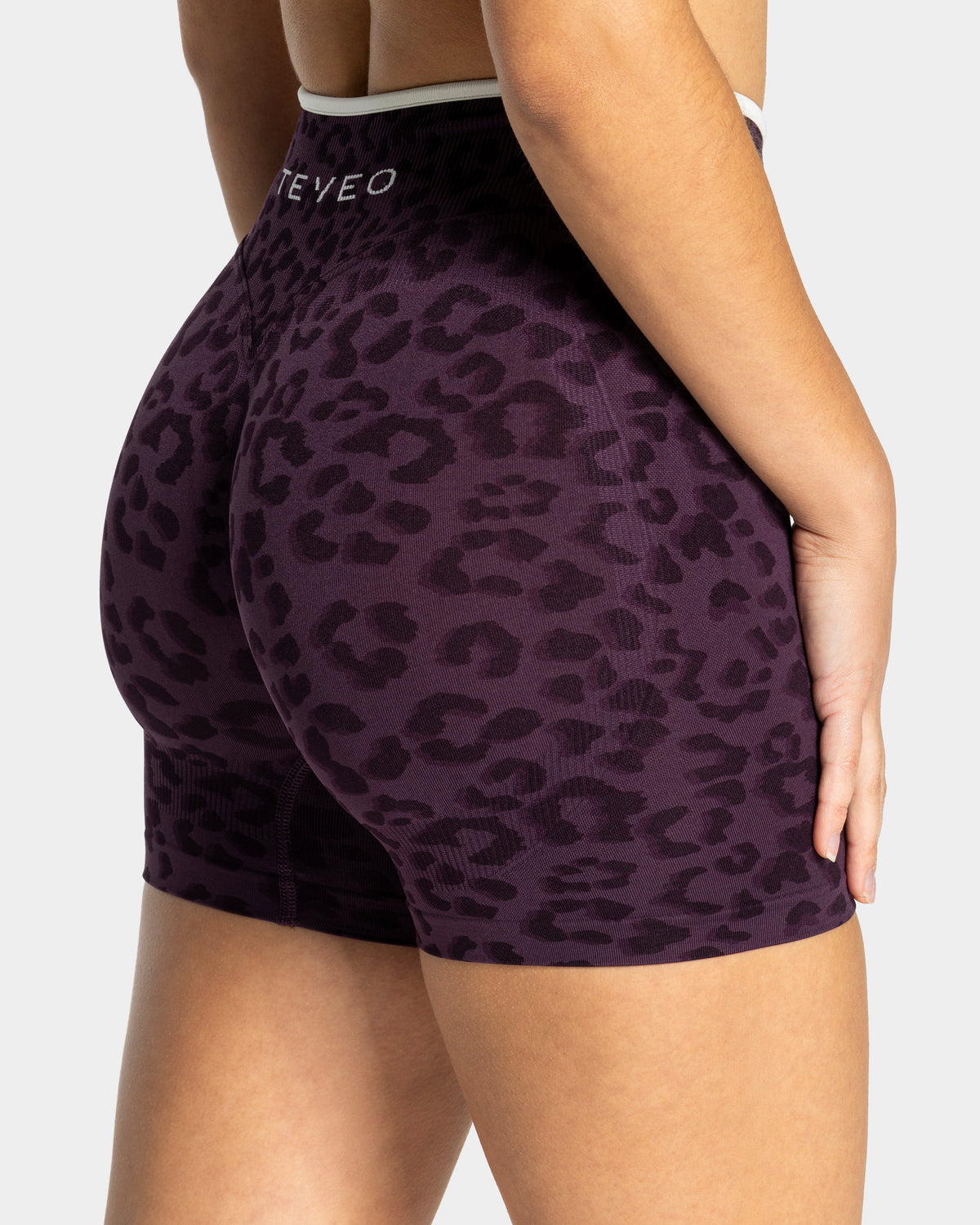 Contrastline Sculpt Scrunch Shorts ‘Blackberry Leopard Print’