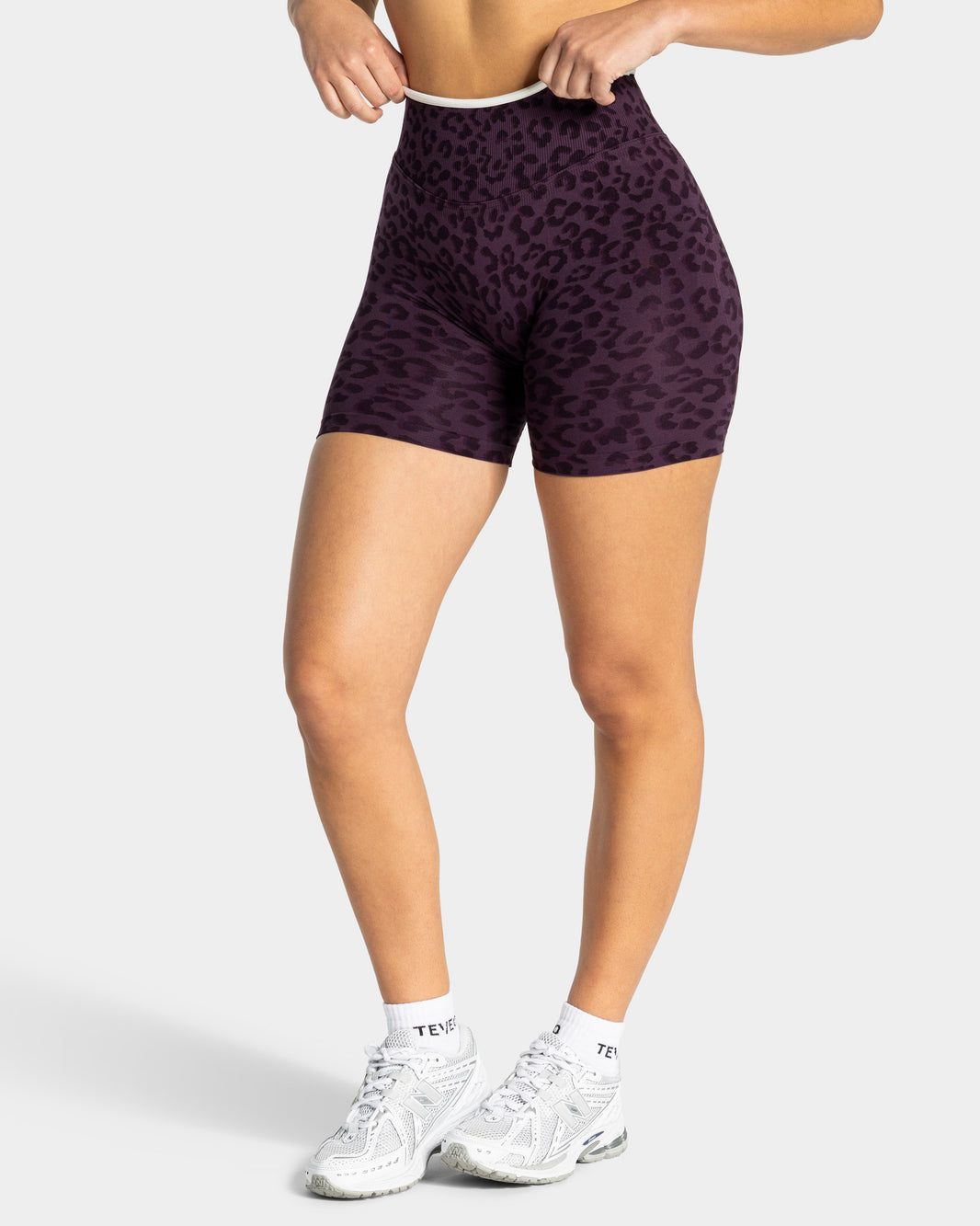 Contrastline Sculpt Scrunch Shorts ‘Blackberry Leopard Print’