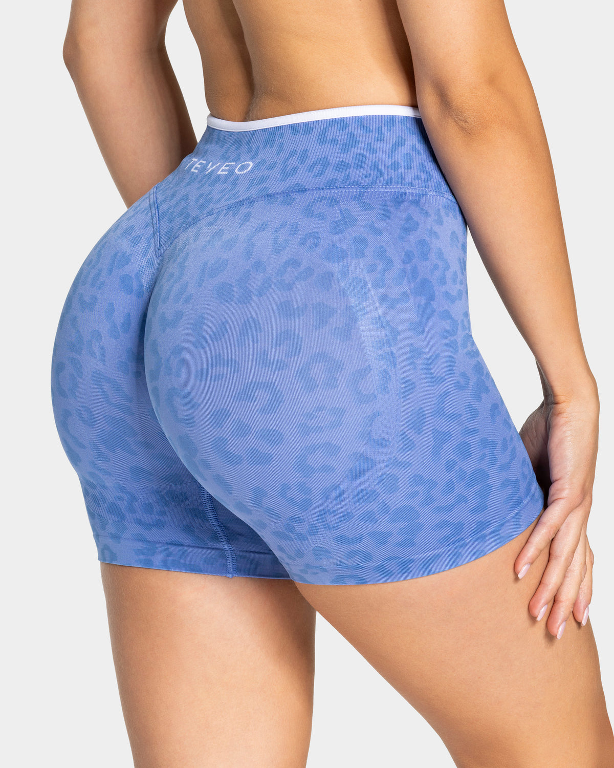 Contrastline Shorts ‘Azure Leopard Print’