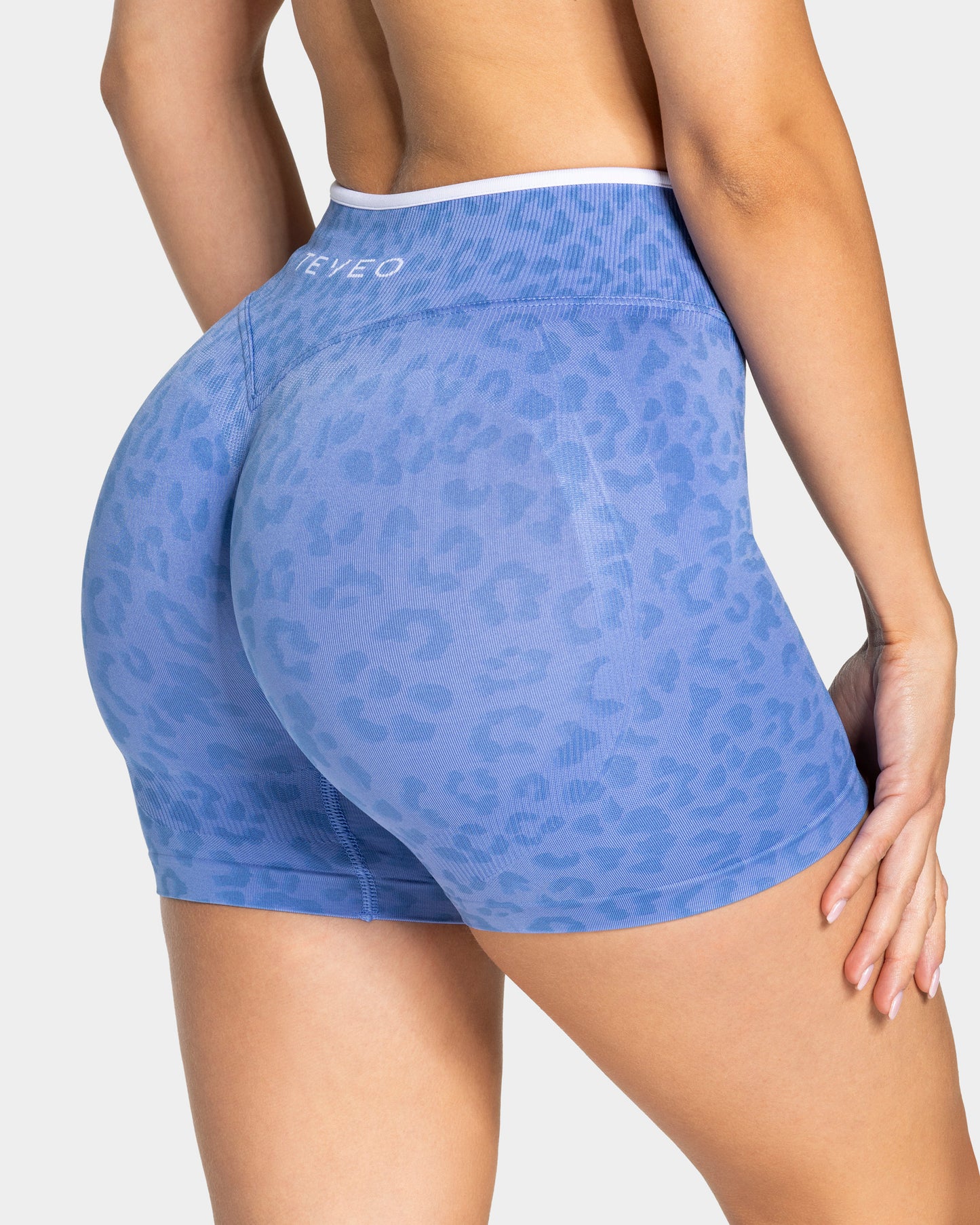 Contrastline Shorts ‘Azure Leopard Print’