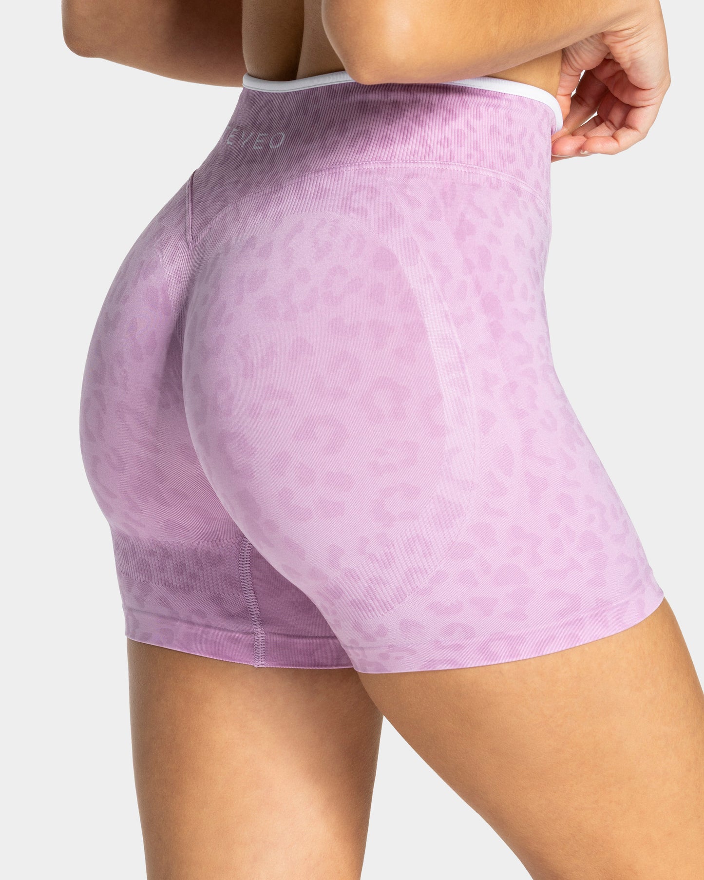 Contrastline Shorts ‘Orchid Leopard Print’
