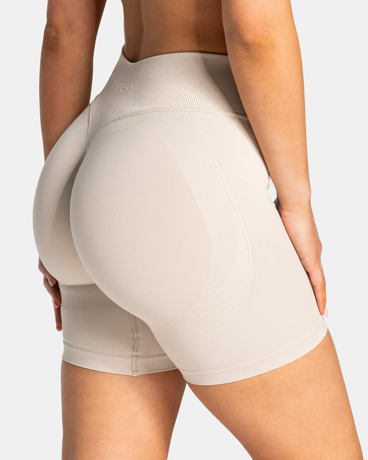Shorts Lift Sculpt Scrunch “Cream”