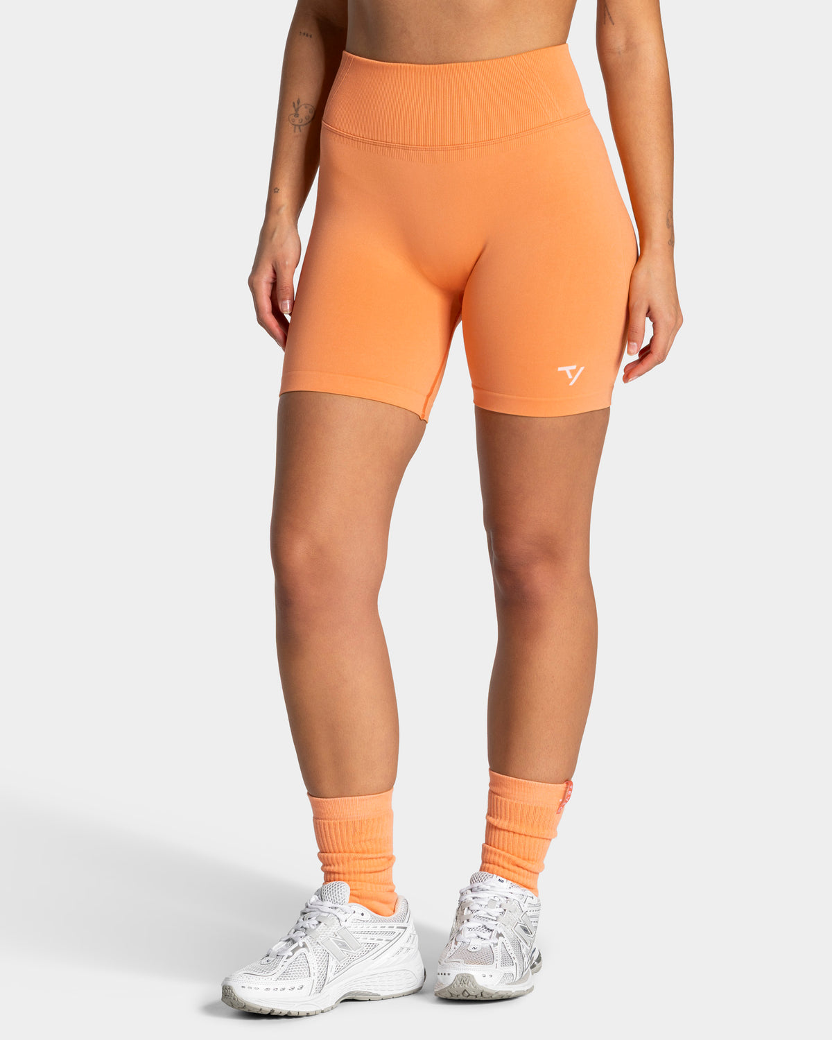 Lift Shorts ‘Apricot’