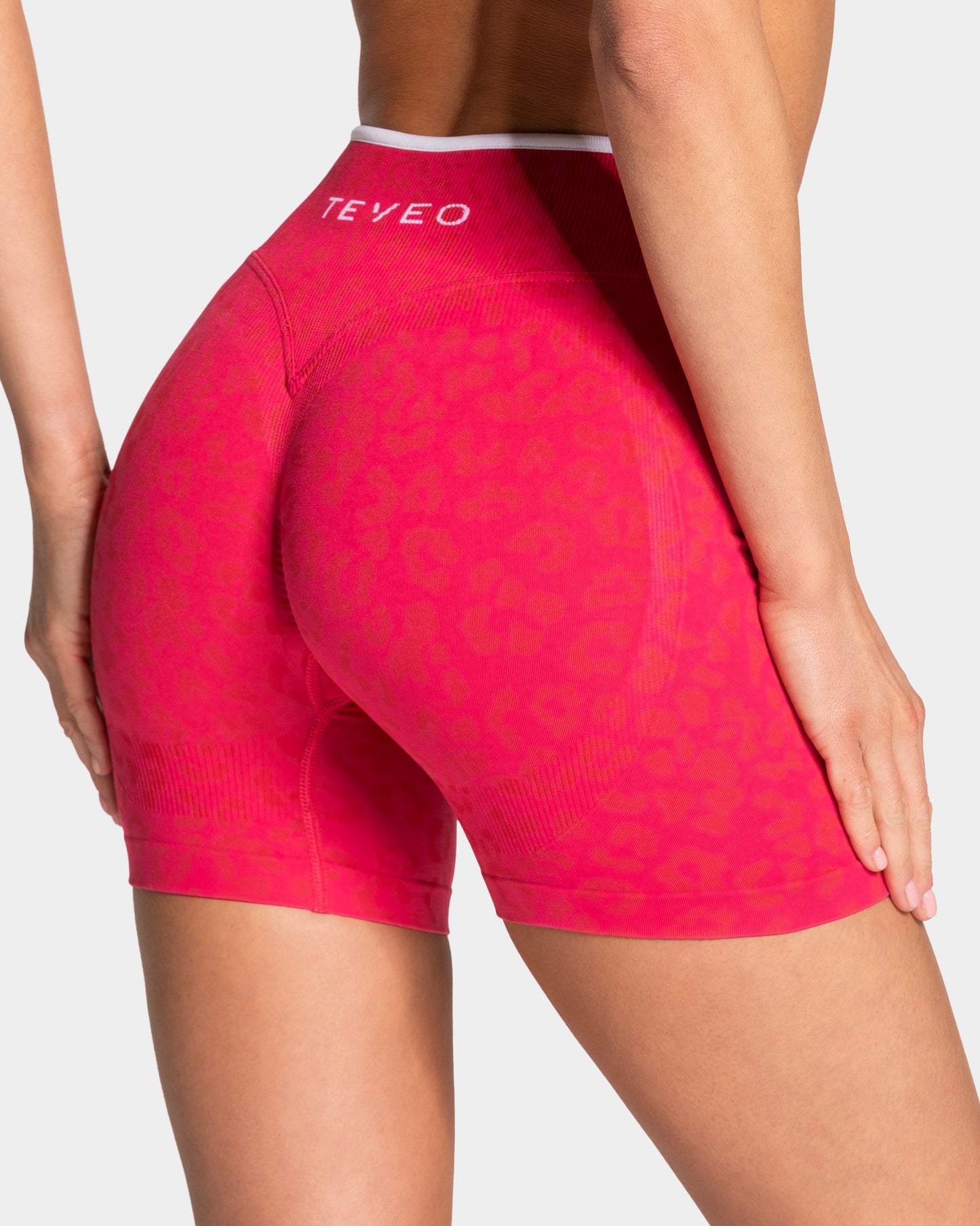 Shorts Sculpt Scrunch Contrastline “Stampa leopardata Berry"