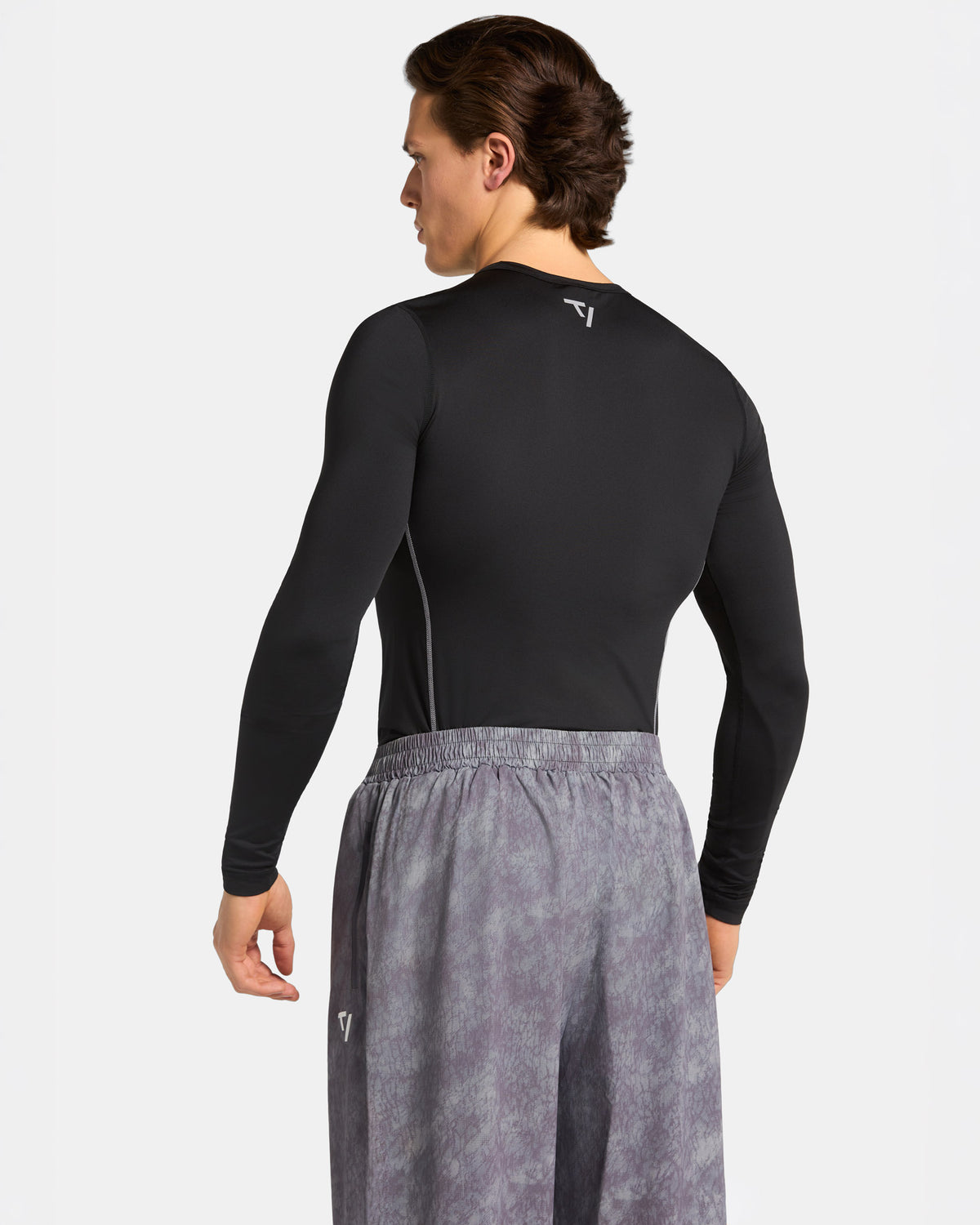 LIFT. DEPT. Fitted Longsleeve "Schwarz"